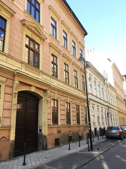 Bright Artist Loft W Terrace Appartement *