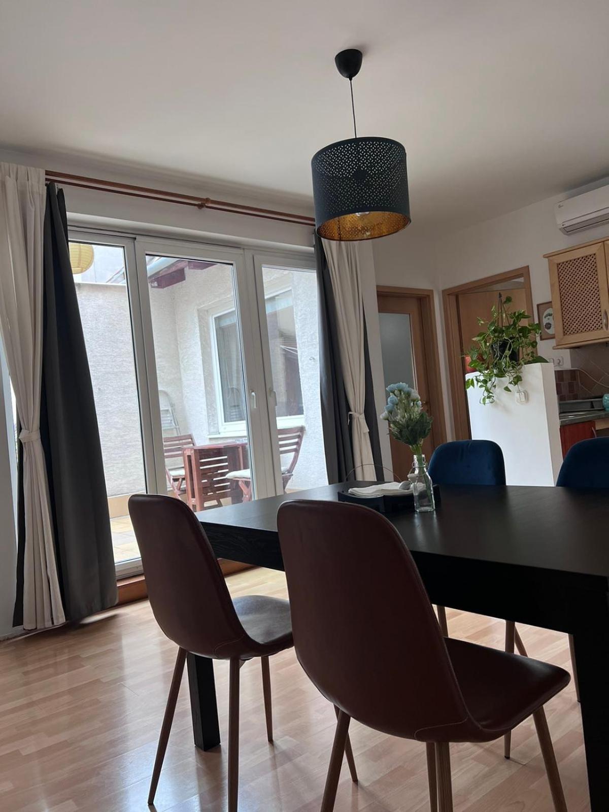 Hb Downtown Sunny Apartment