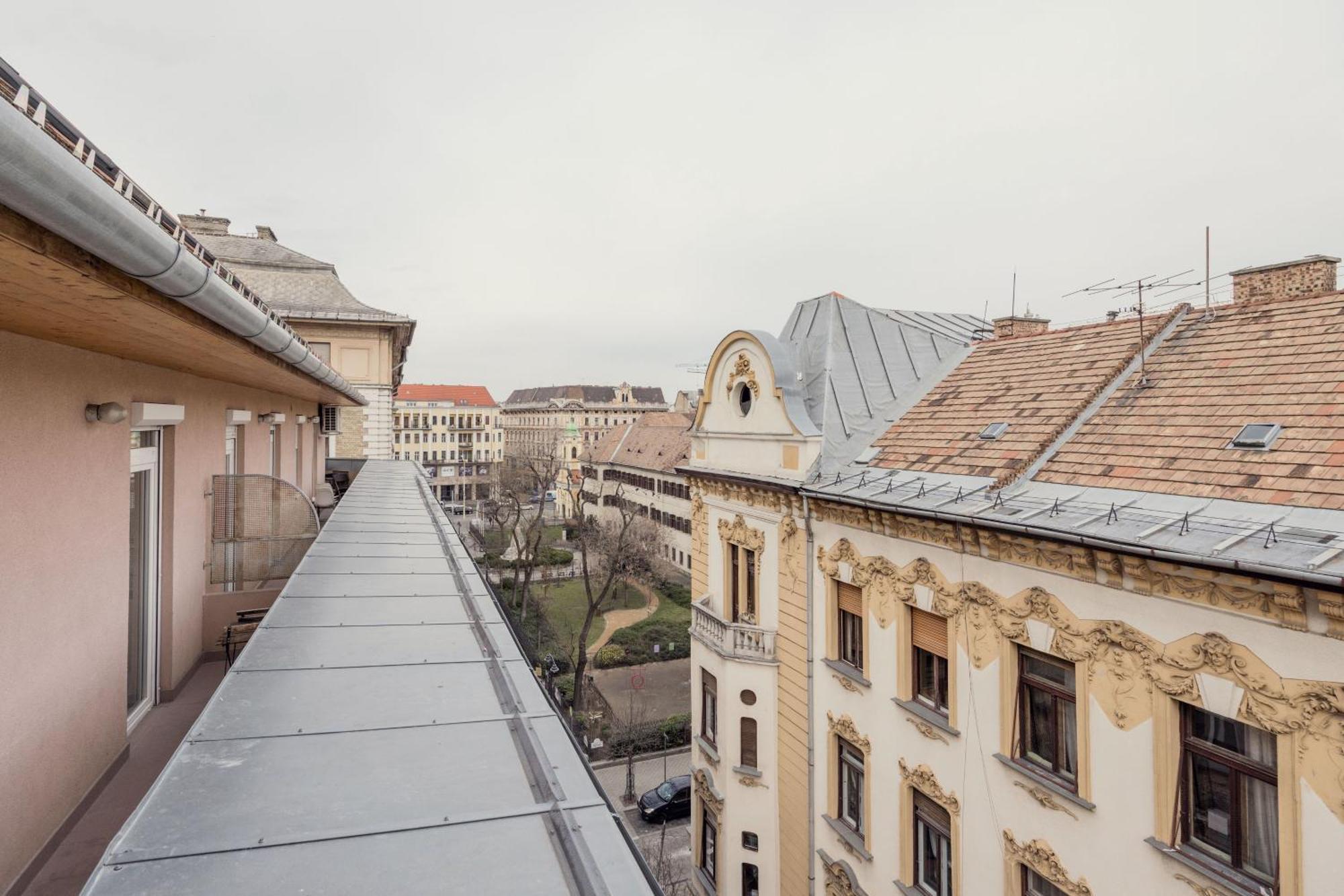 Grand Penthouse Apartment