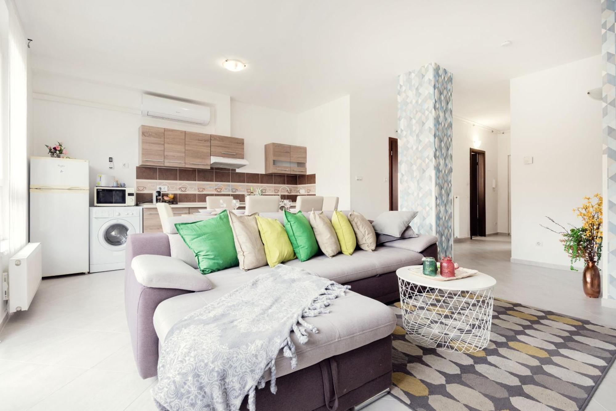 Grand Penthouse Apartment *