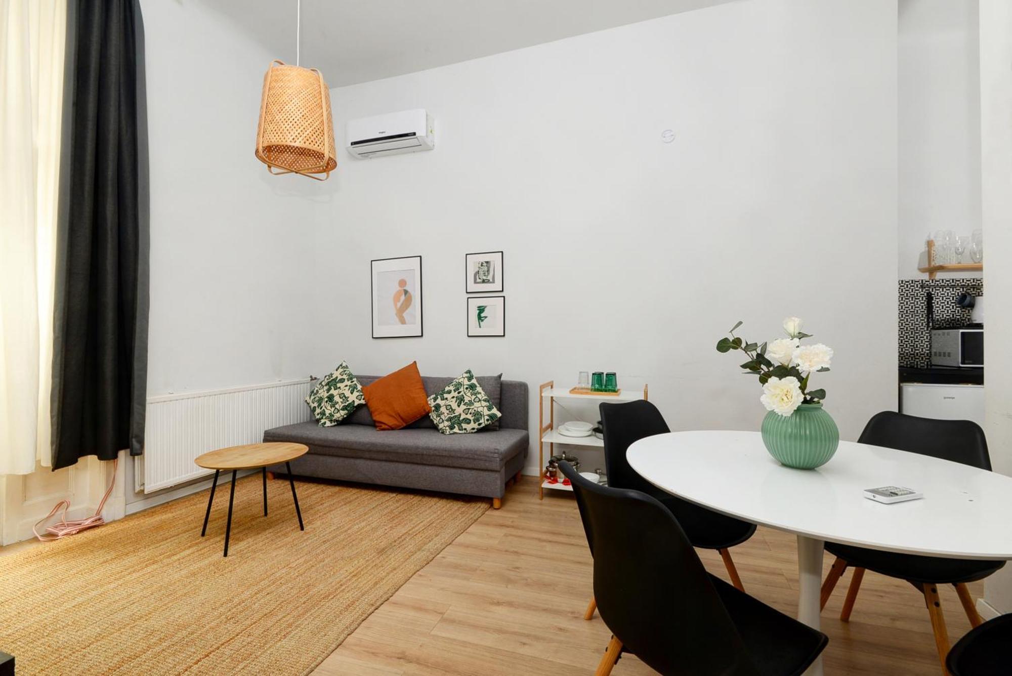 Avocado K42 Apartman *