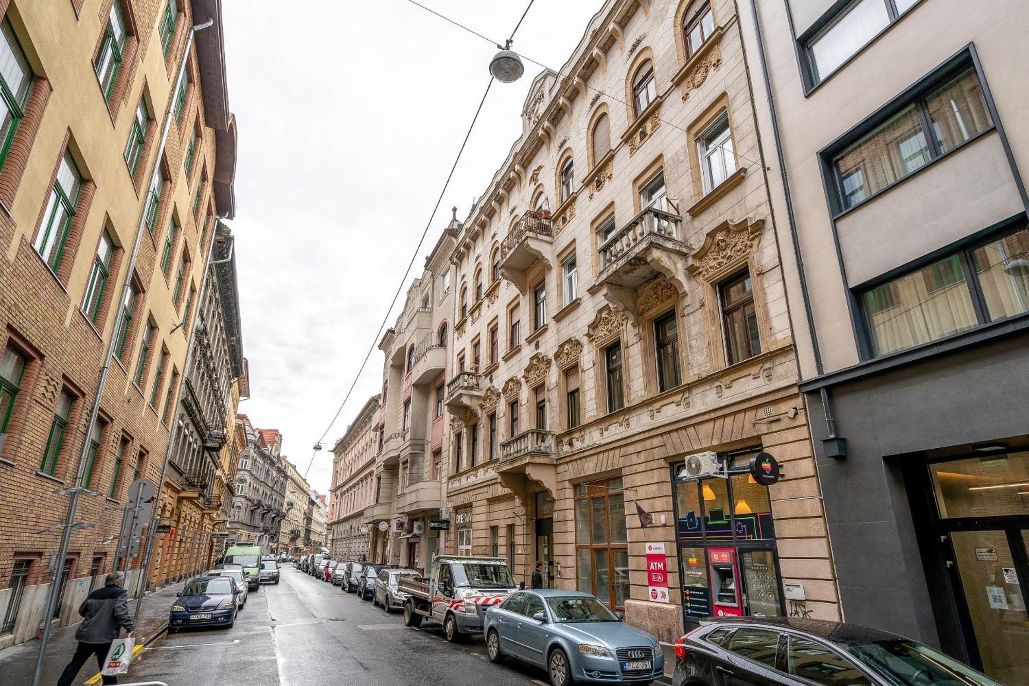 Apartment Magic Exotic In Downtown Budapest