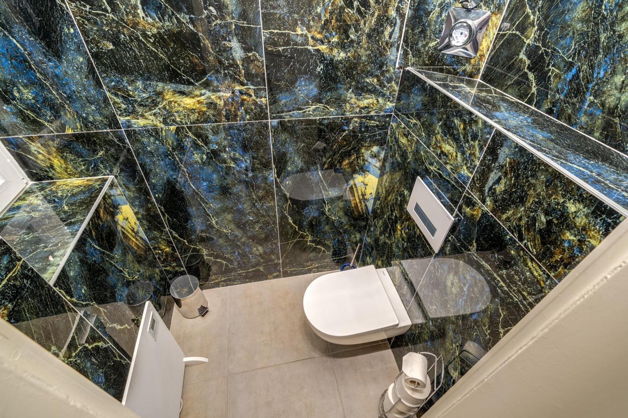 Magic Exotic In Downtown Apartment