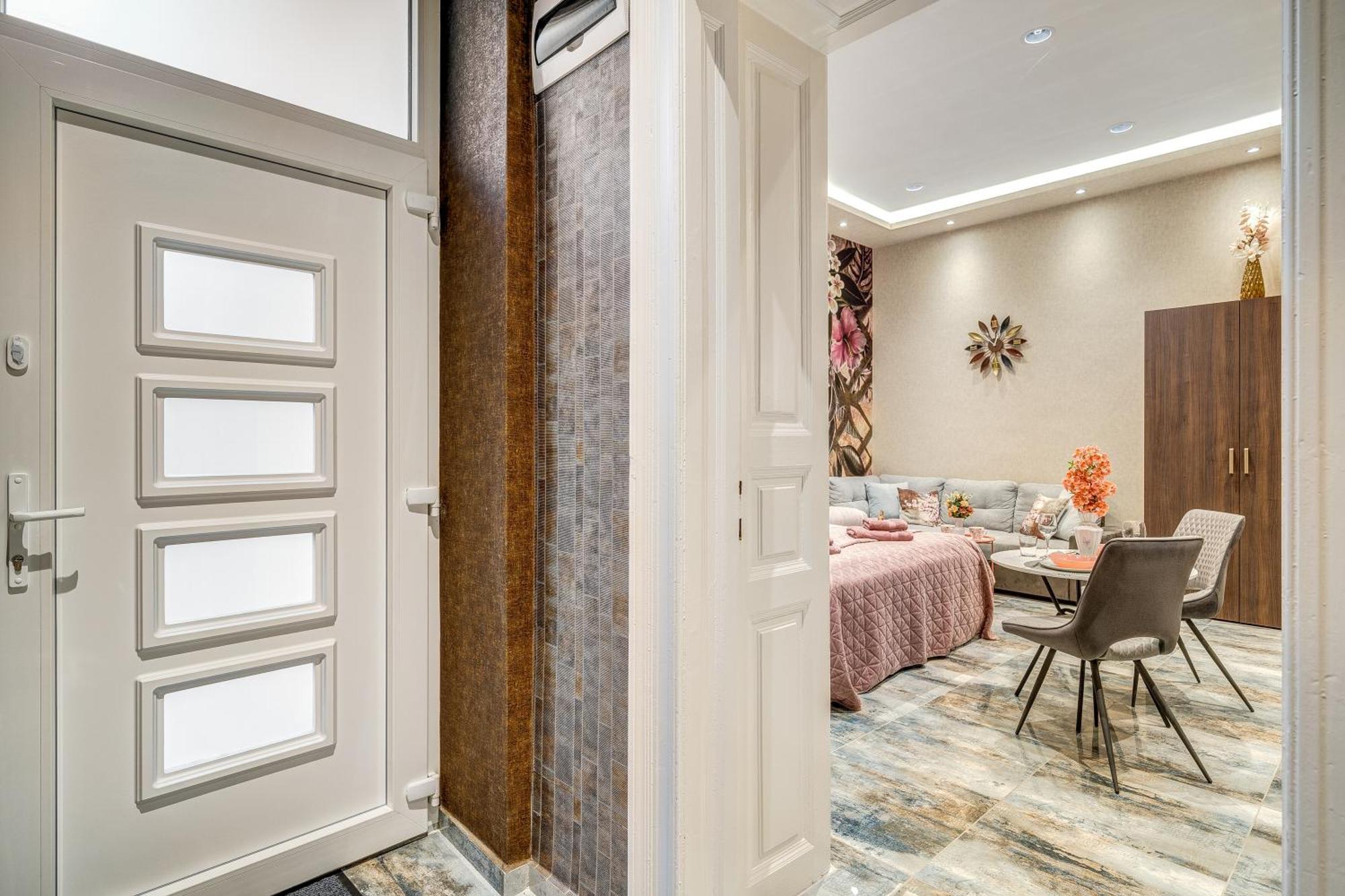 Apartment Magic Exotic In Downtown Budapest