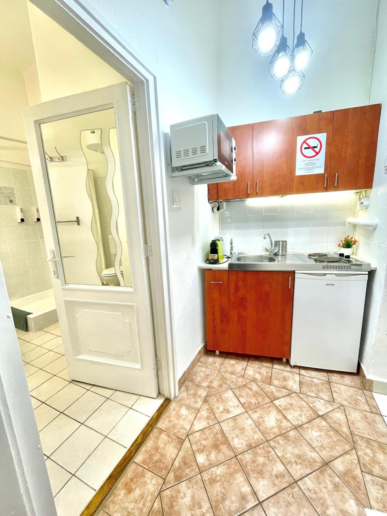 Small Cosy Near The Famous Westend Center *