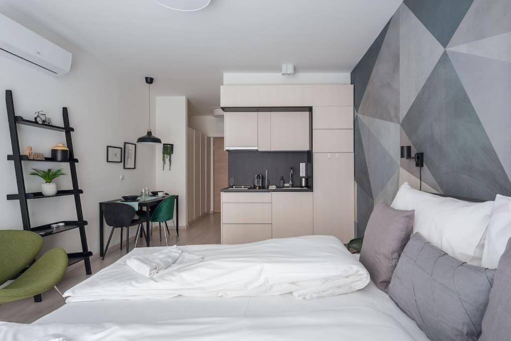Intimate Ground-floor Hideaway - 011 Appartamento *