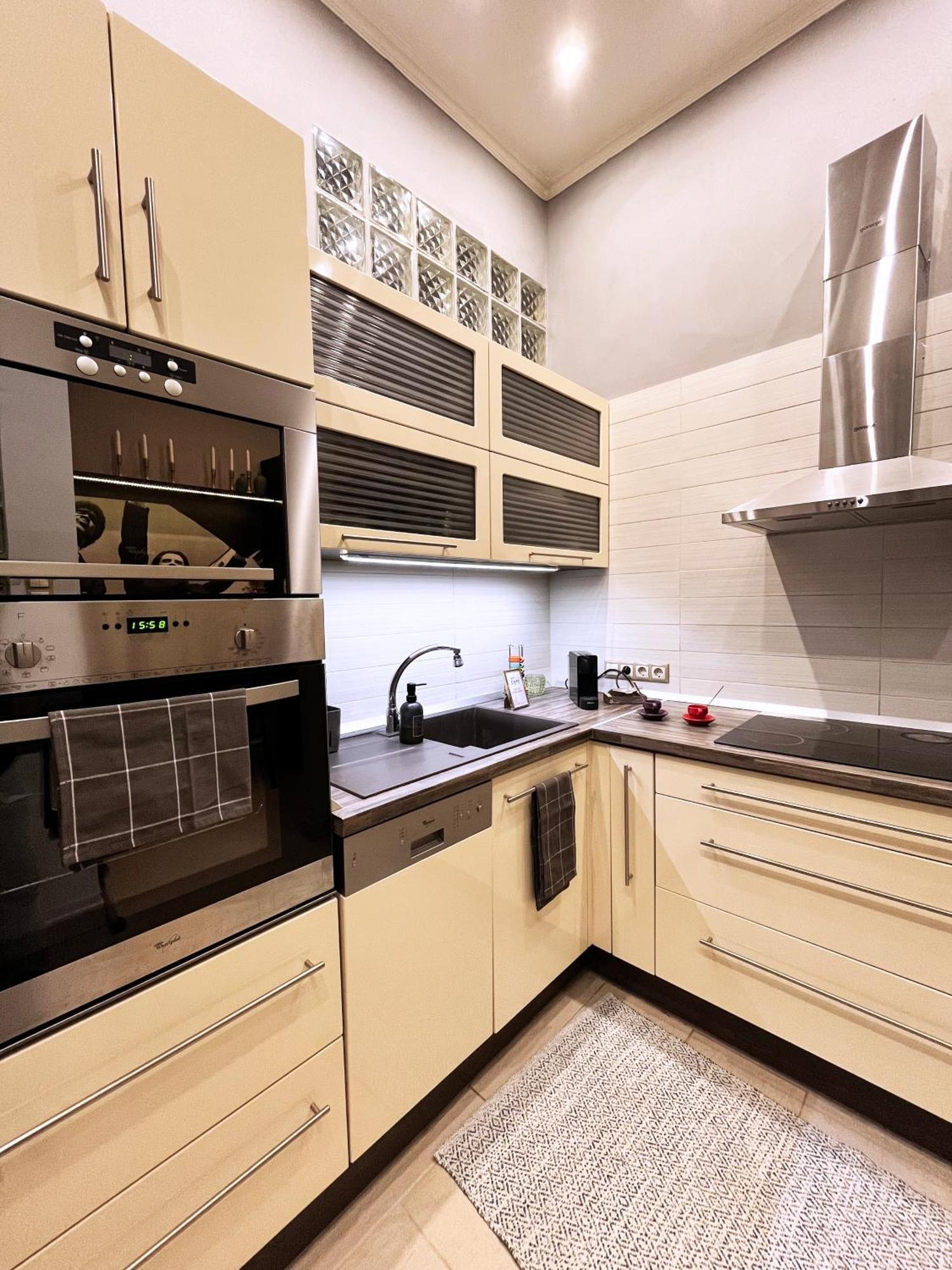 M13 Rustic Stylish With King Bed & Friendly Host Budapest