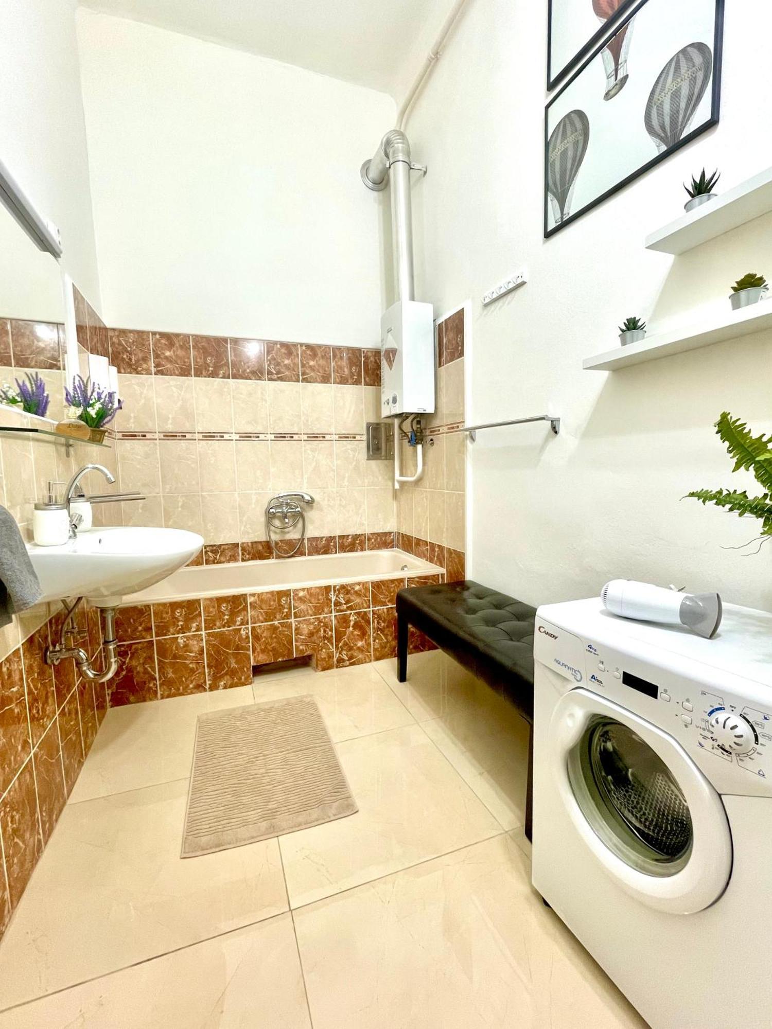 Big Cosy Near The Famous Westend City Center Apartamento Budapest