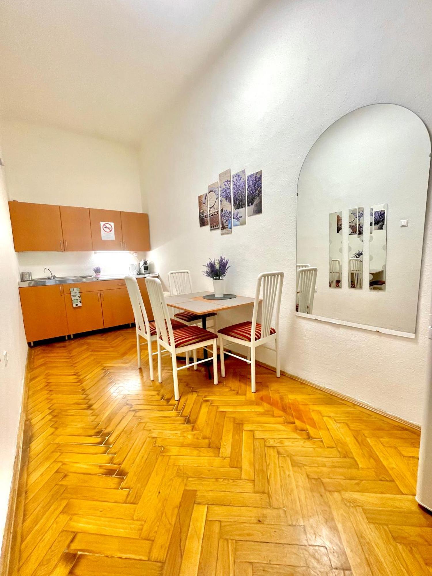 Apartamento Big Cosy Near The Famous Westend City Center Budapest