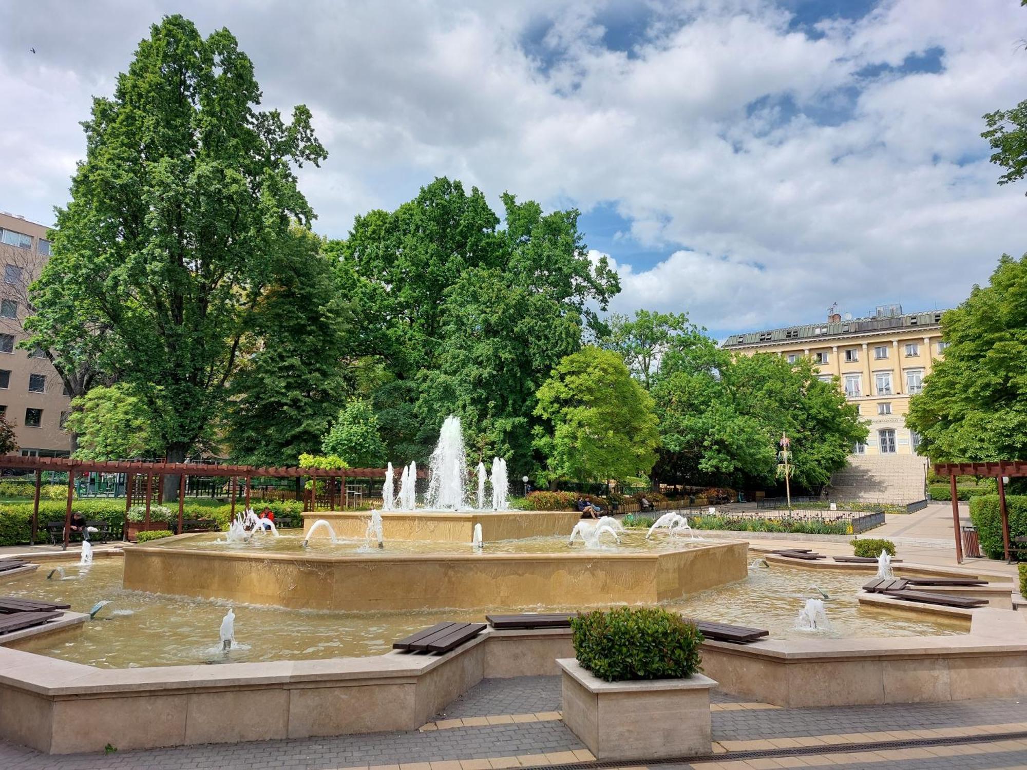 Rose Hill 4 Budapest