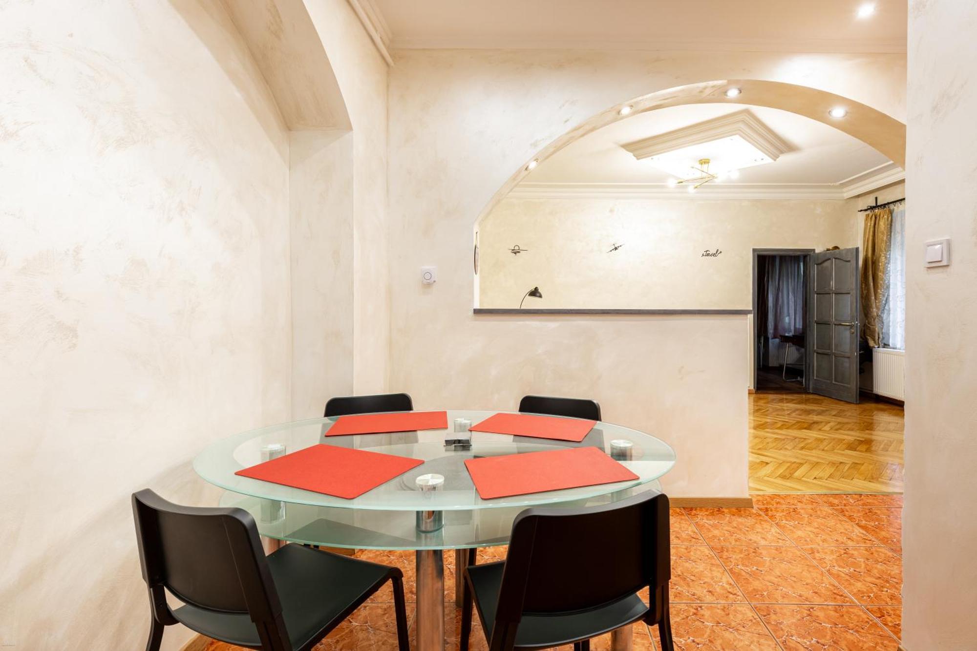 Mari&emi Flat In Corvin Appartement *