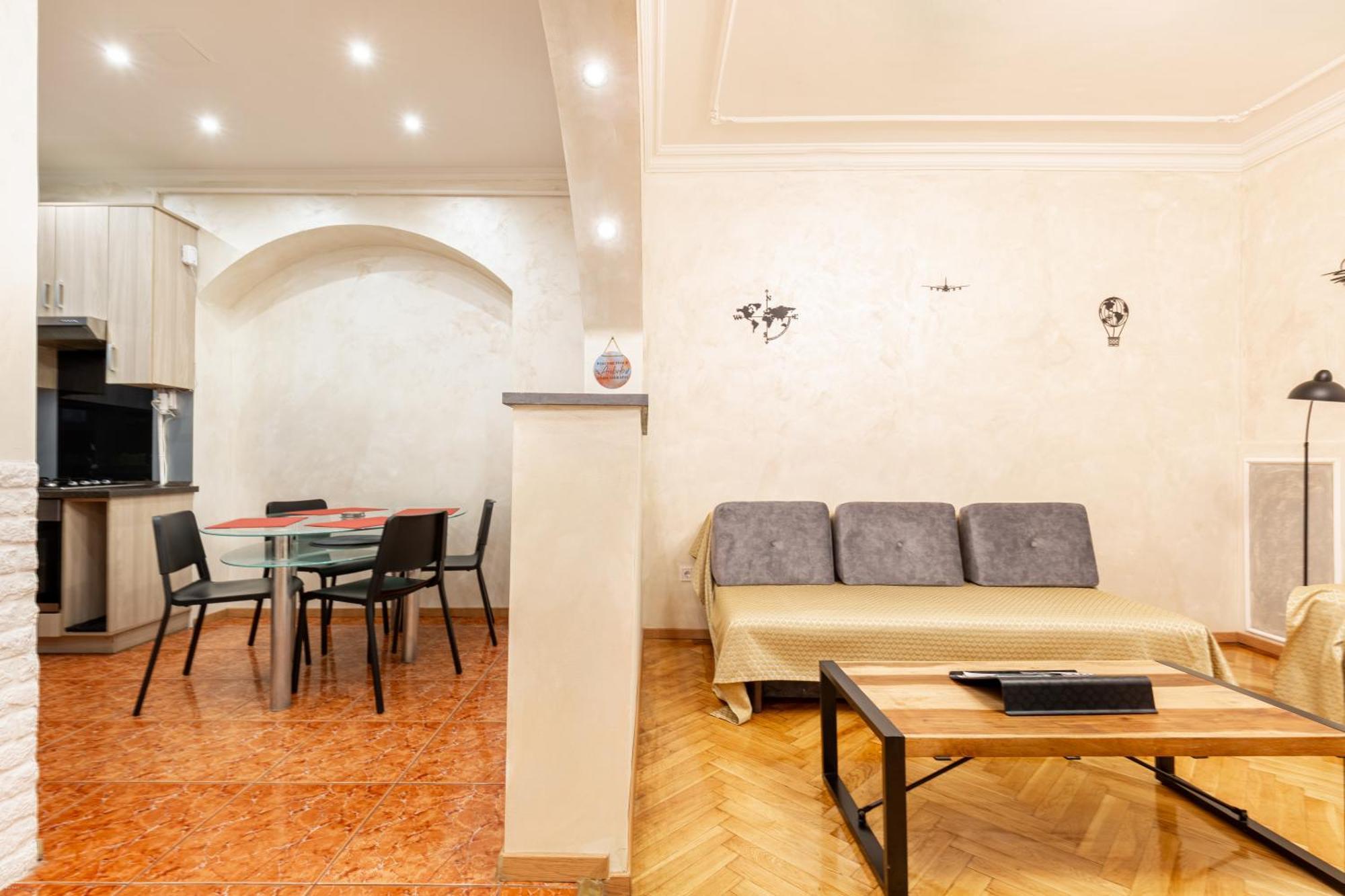 Apartment Mari&emi Flat In Corvin Budapest