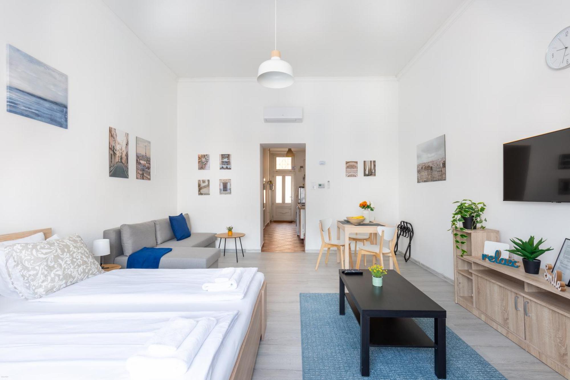 Merax Apartment