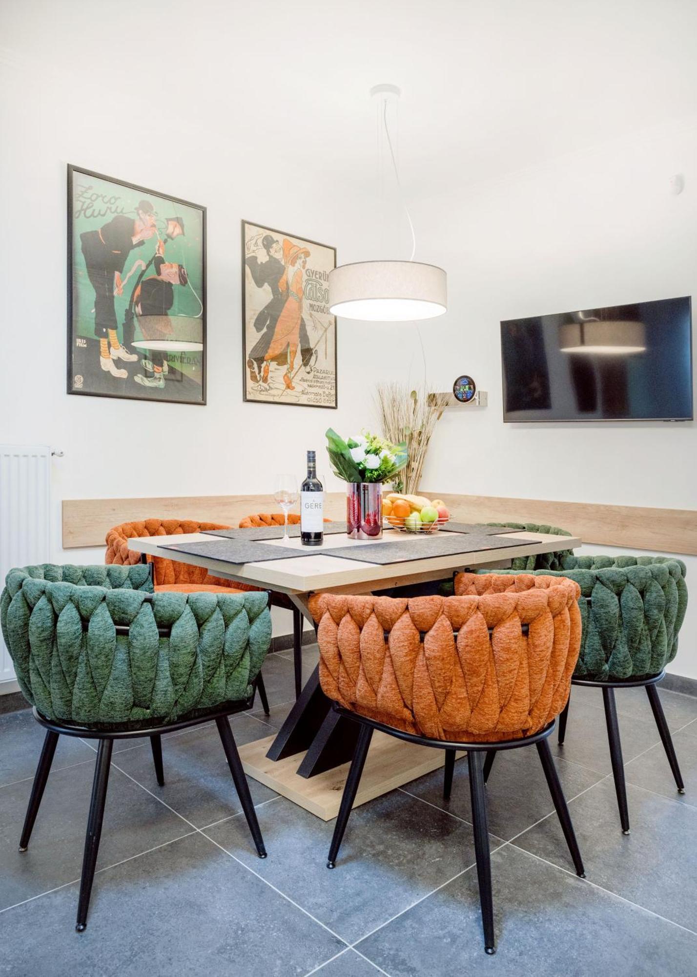Backstage Loft Apartment