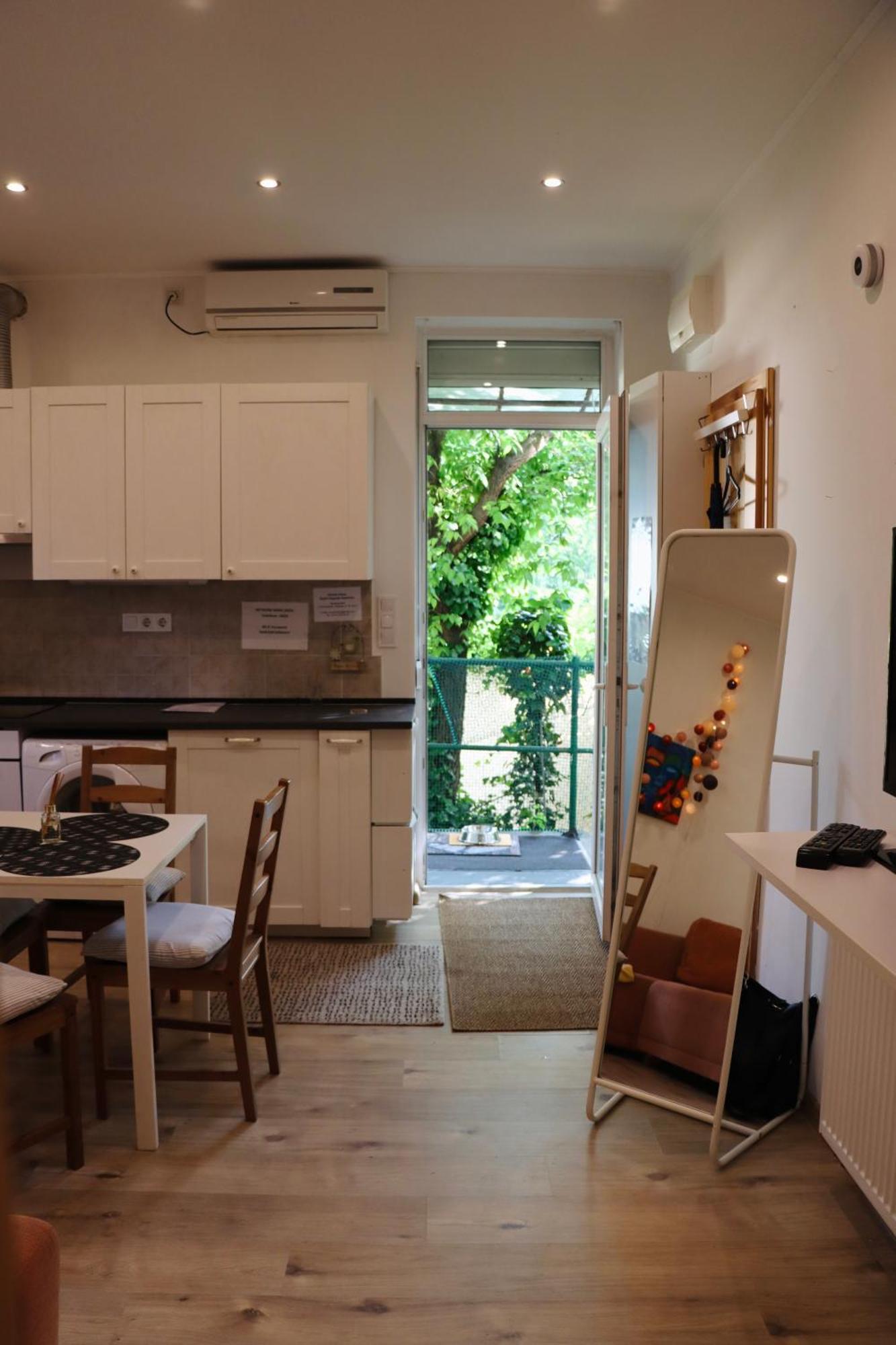 Apartmán Cozy Hillside In With Patio *