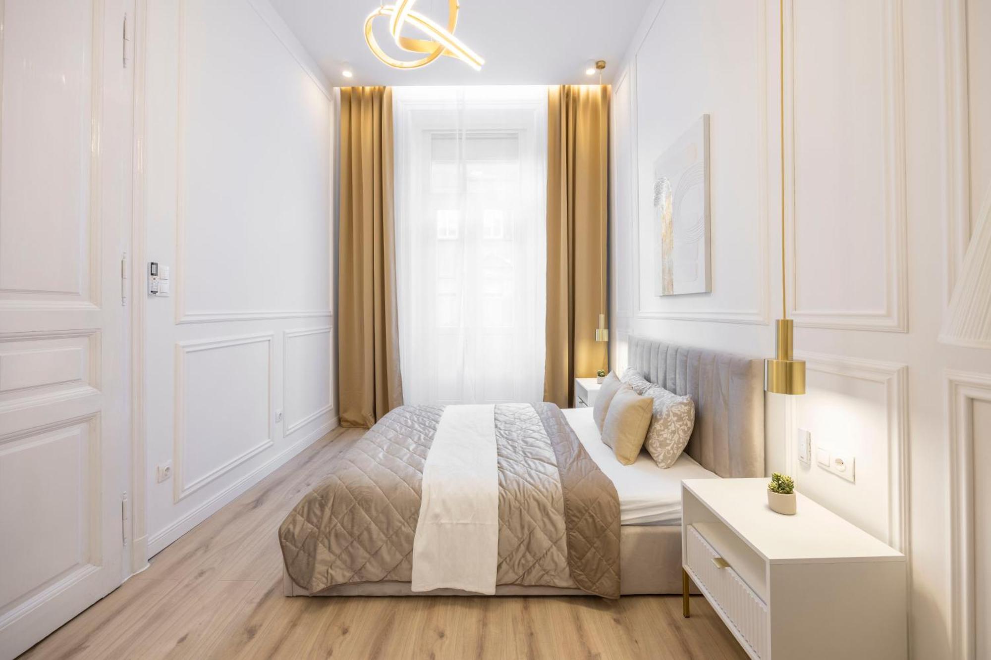 Exclusive & Prestigious W/ Balcony Appartement