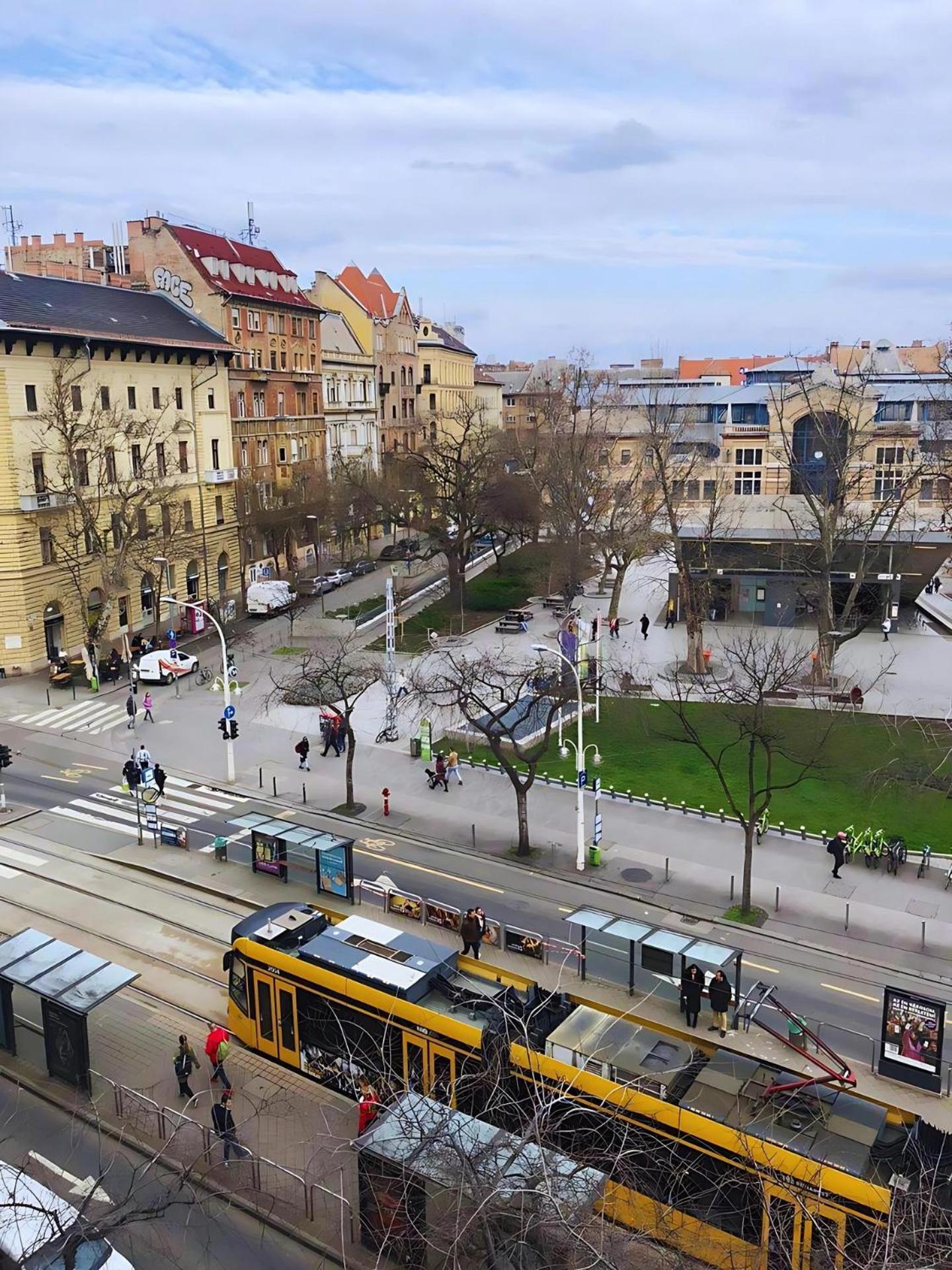 Saffron Center Panoramic Balcony Budapest