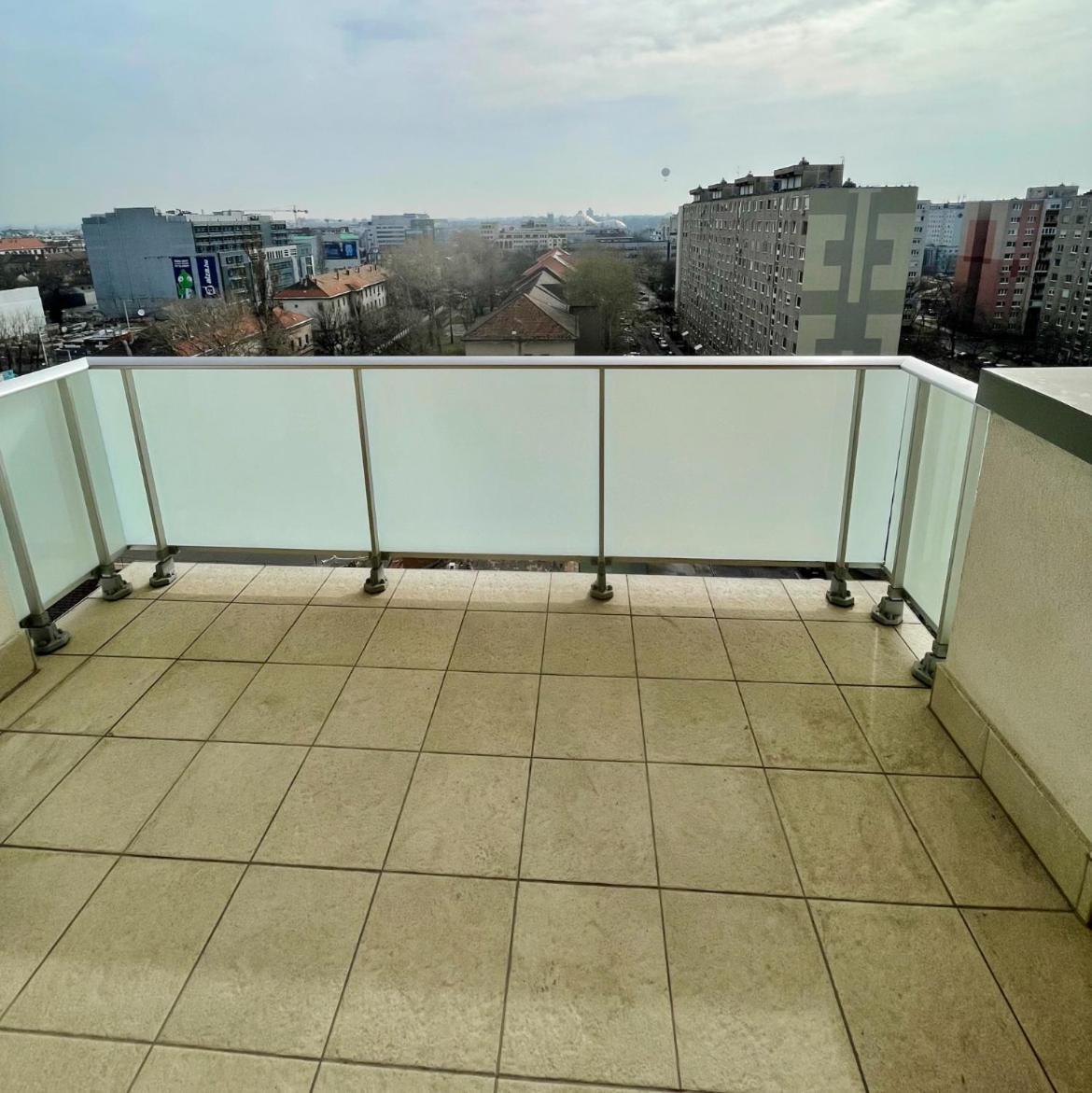 Penthouse Young #freeparking *