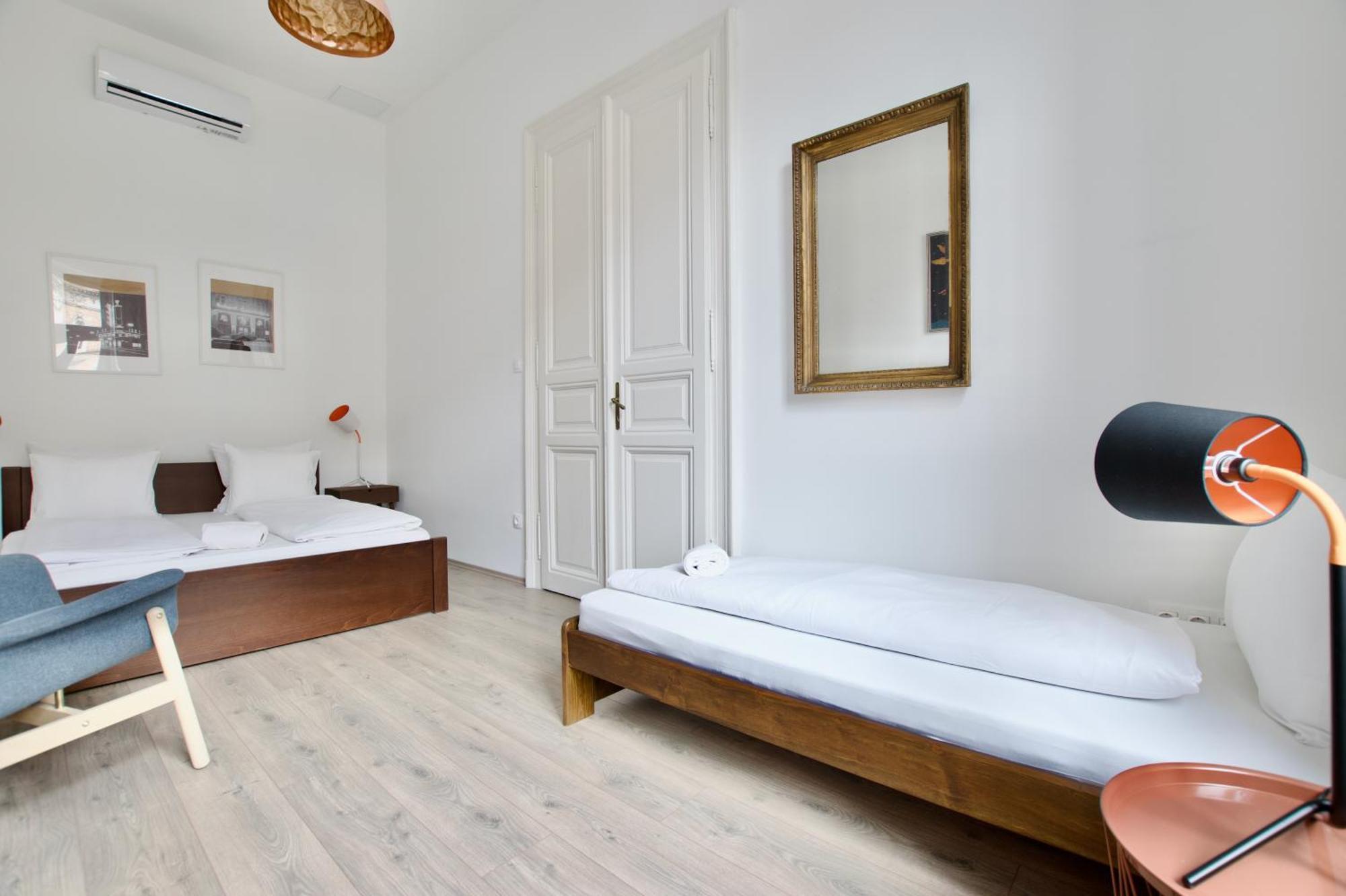 By Hi5 Apartments- Erzsebet 44
