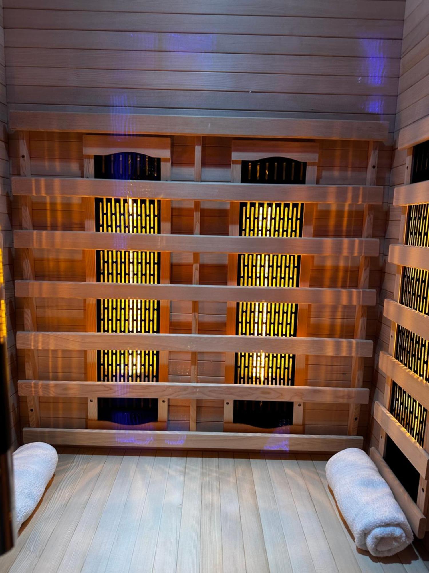 Stylish Natural With Sauna - Heroes Square Appartement *