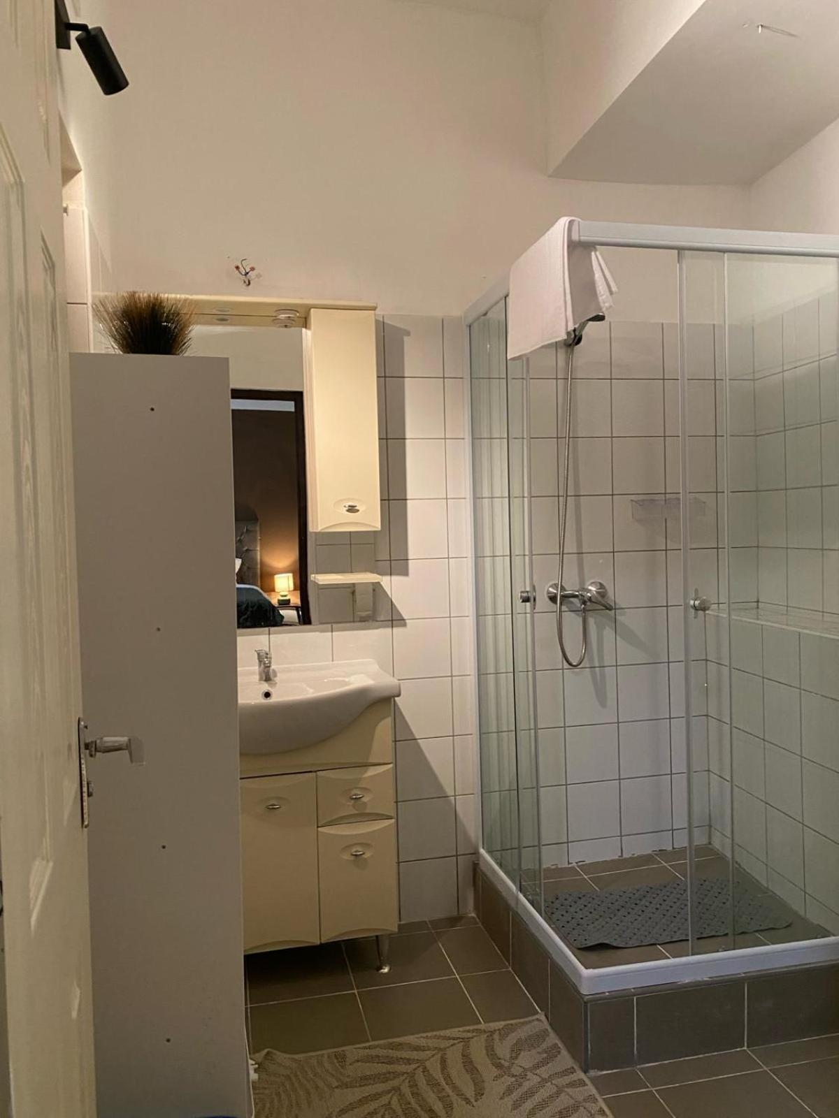 Apartment Rest In Allaga Budapest