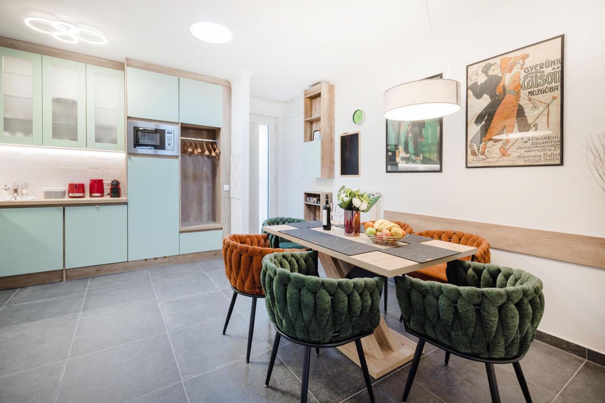 Backstage Loft Apartment