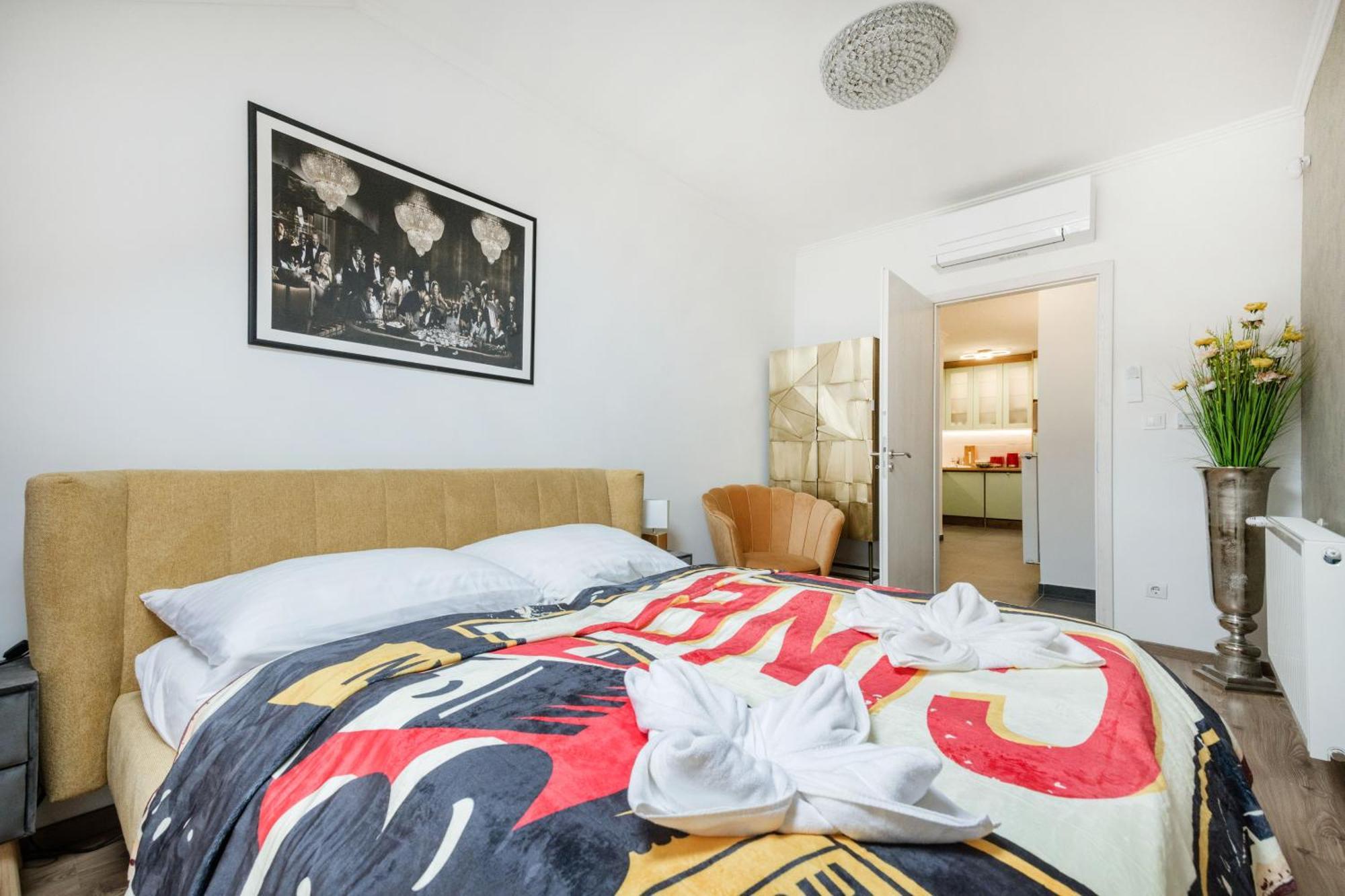 Backstage Loft Apartment *