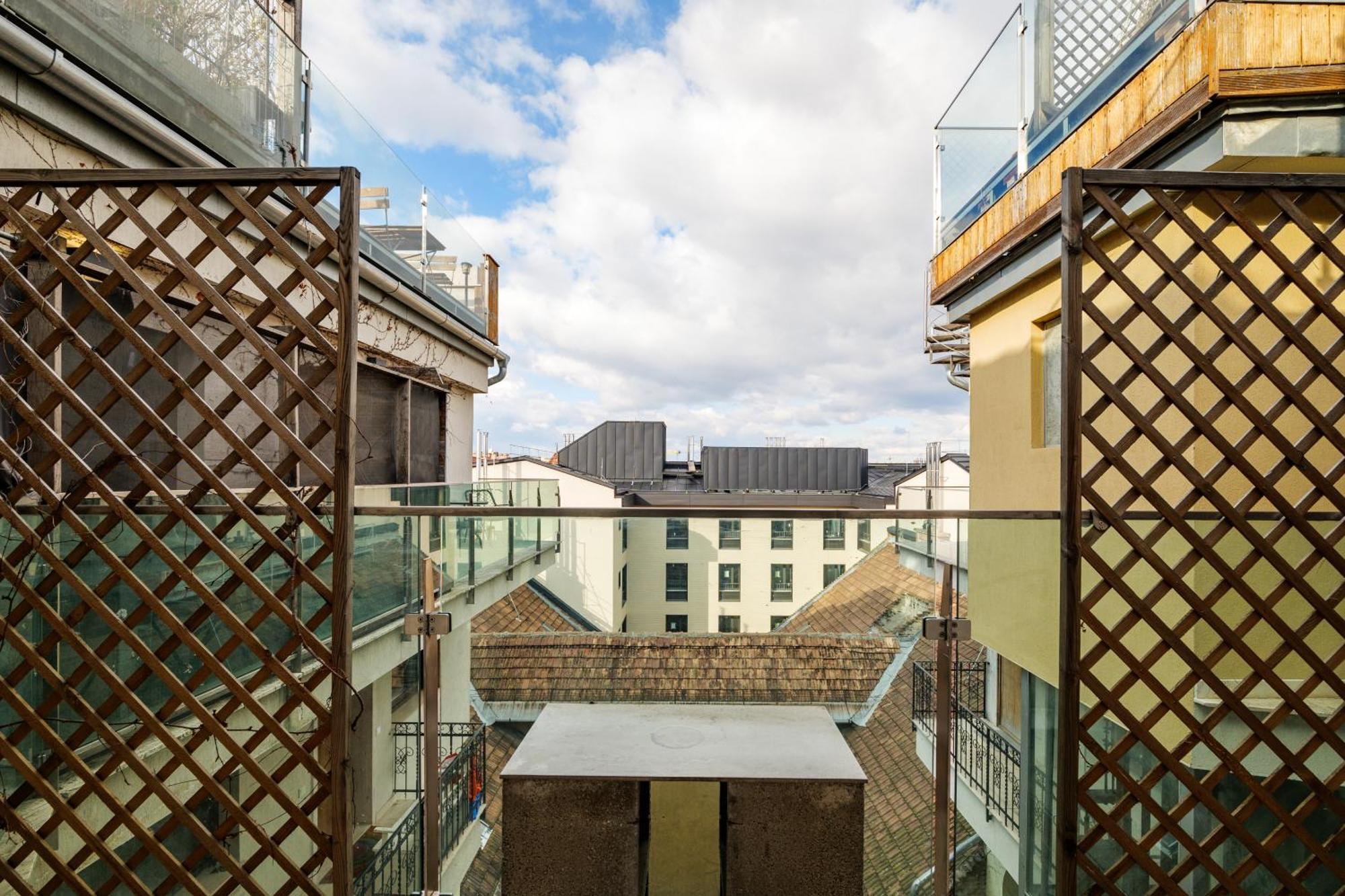 3bedroom Triplex Rooftop