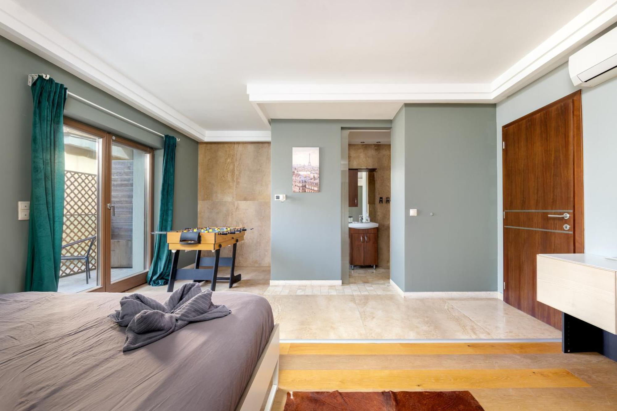 3bedroom Triplex Rooftop *