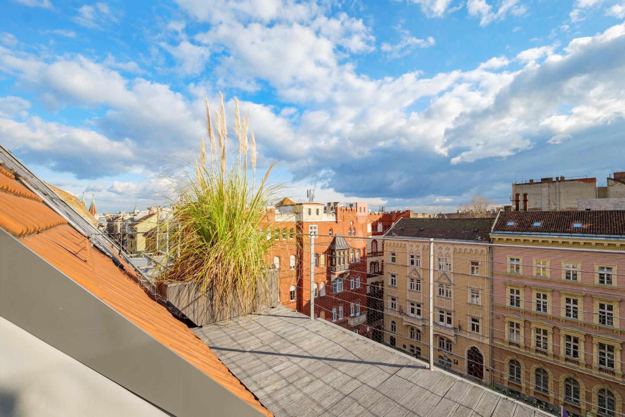 3bedroom Triplex Rooftop *