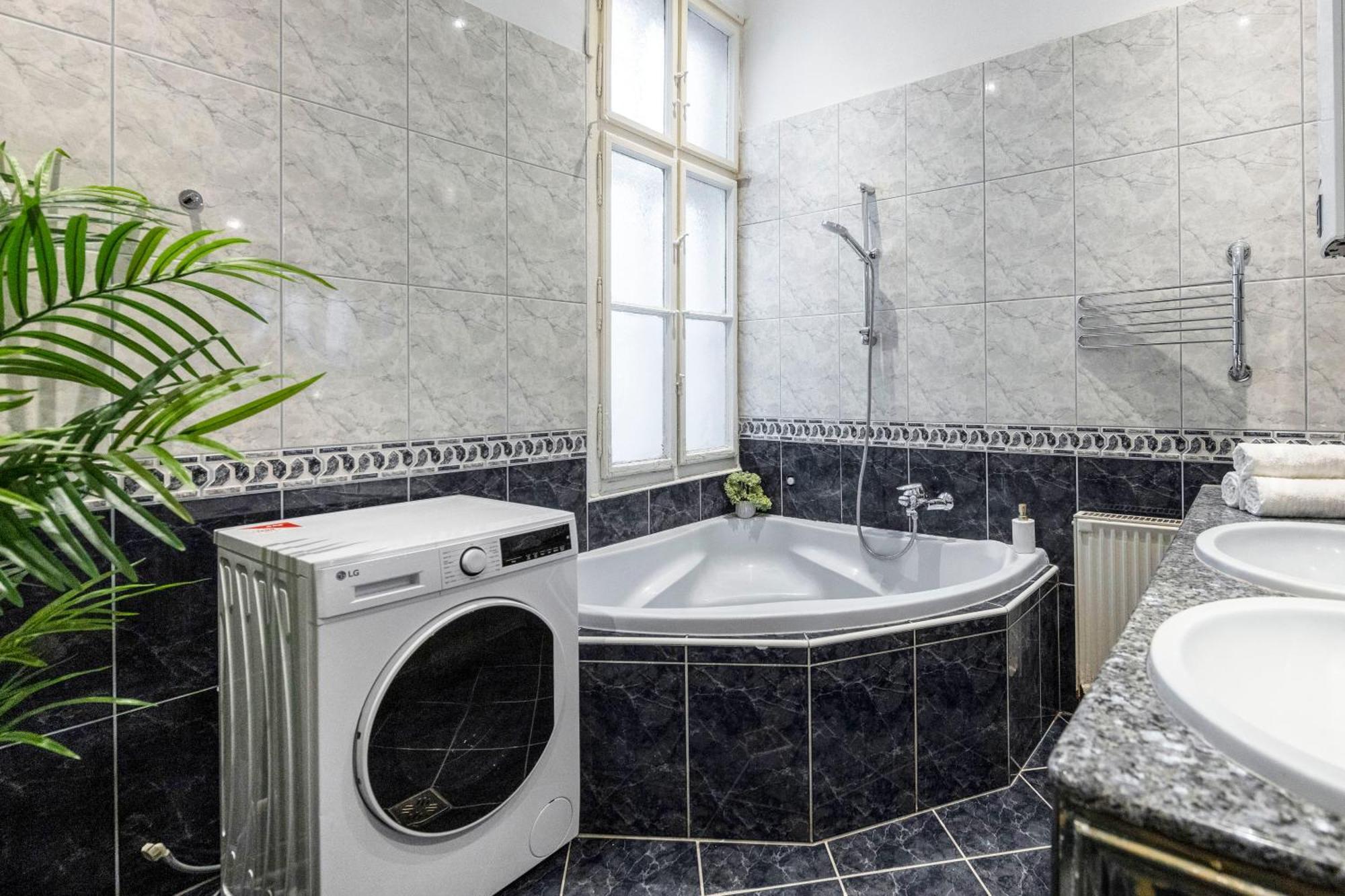 Spacious Vintage For 12ppl * Budapešť
