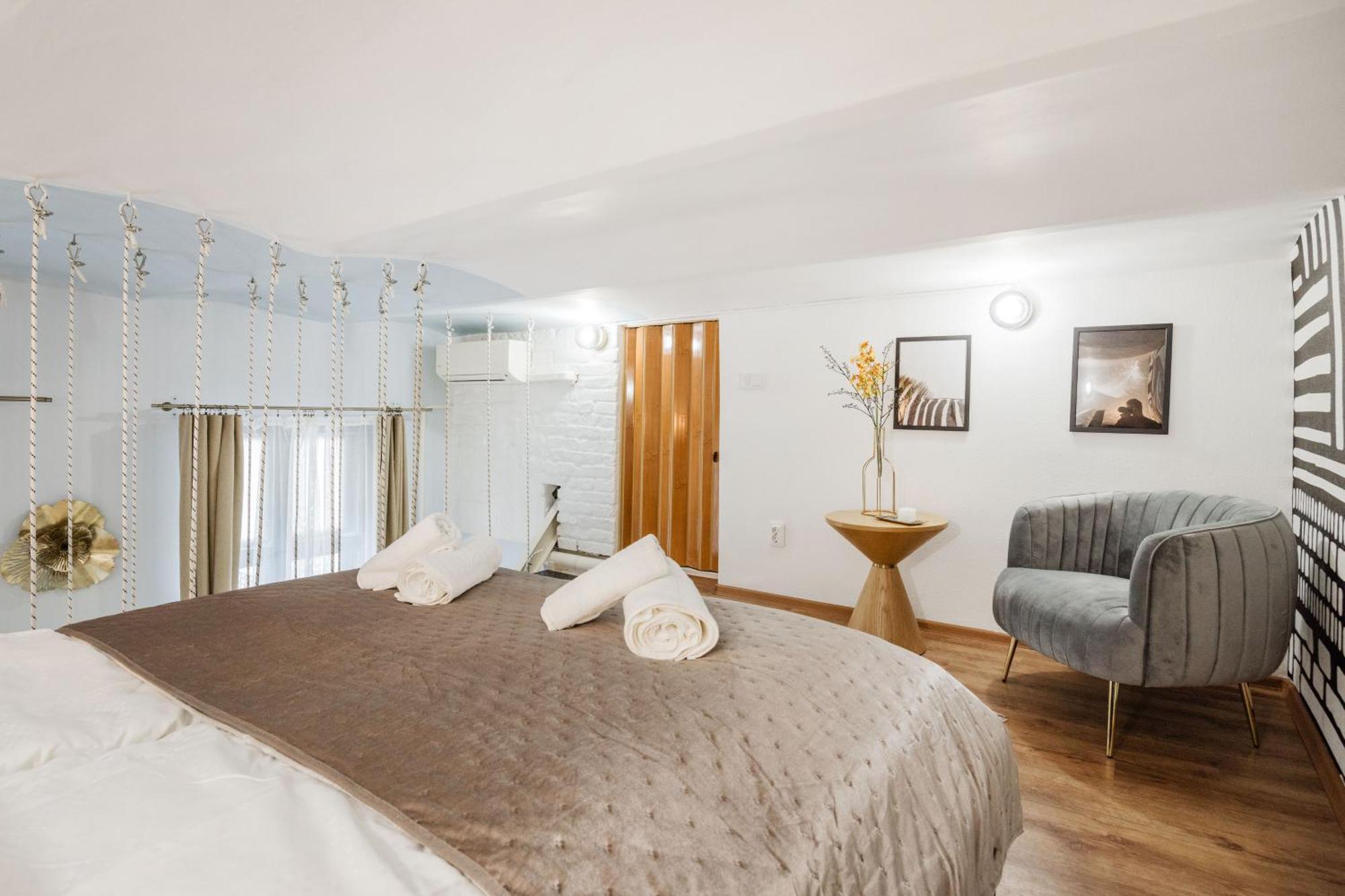 & Spacious Near Gozsdu Court, Quiet With Ac Apartament *