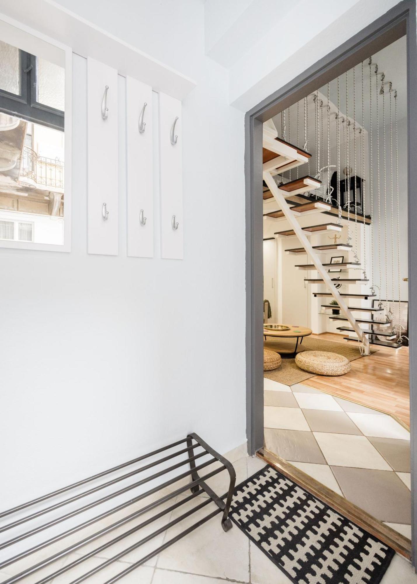 Apartment & Spacious Near Gozsdu Court, Quiet With Ac Budapest