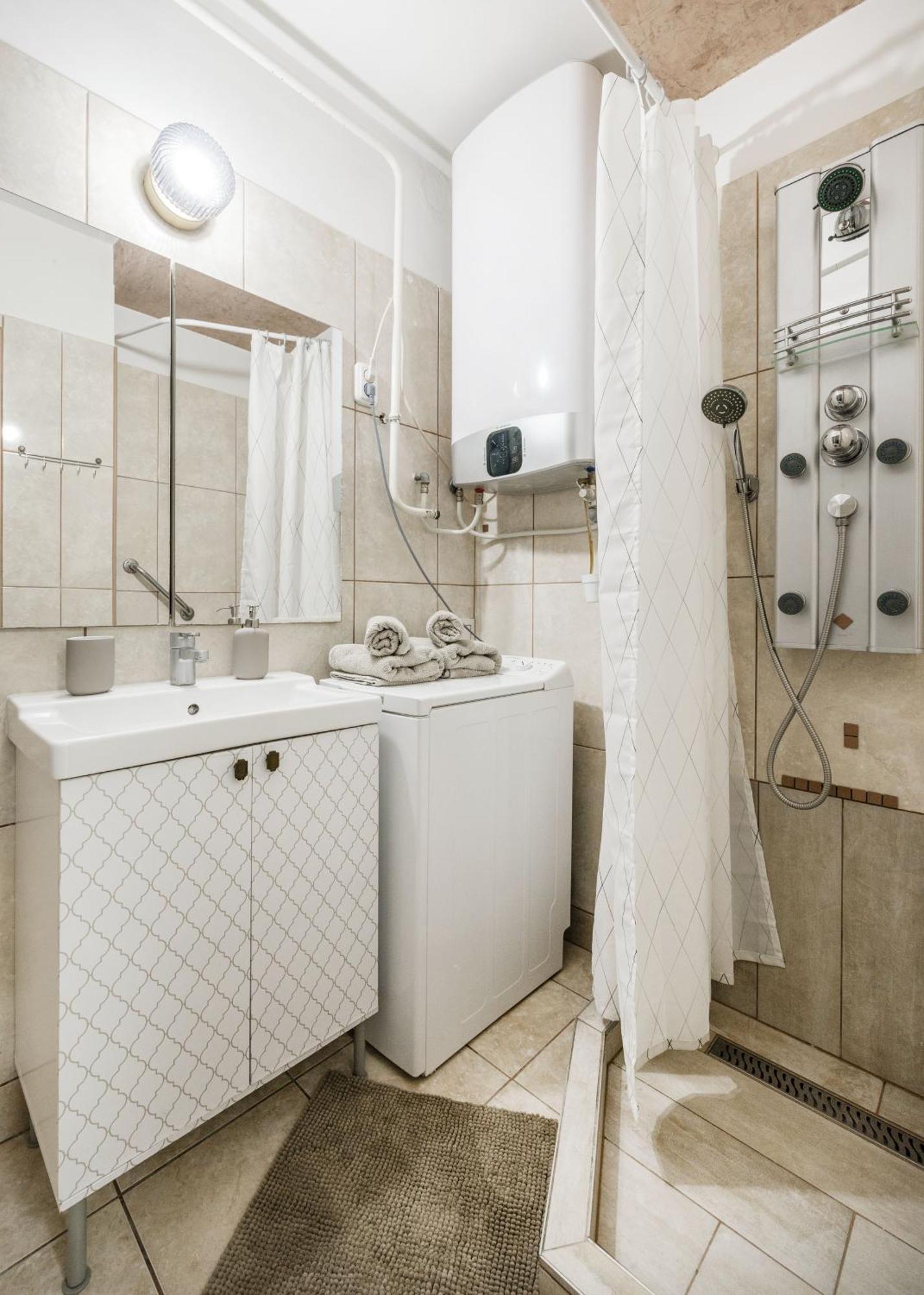 Apartament & Spacious Near Gozsdu Court, Quiet With Ac Budapeszt