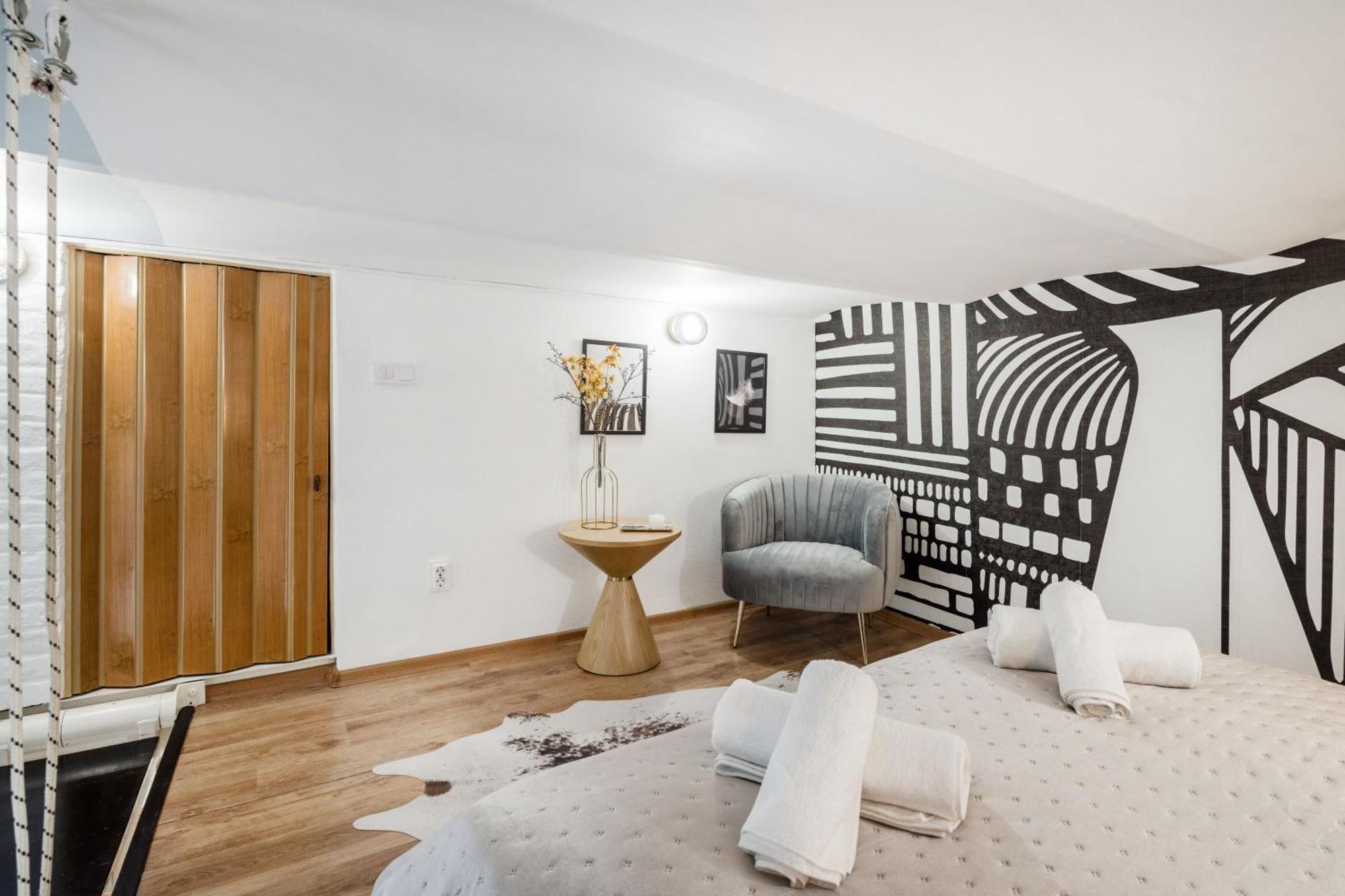 & Spacious Near Gozsdu Court, Quiet With Ac * Budapeszt
