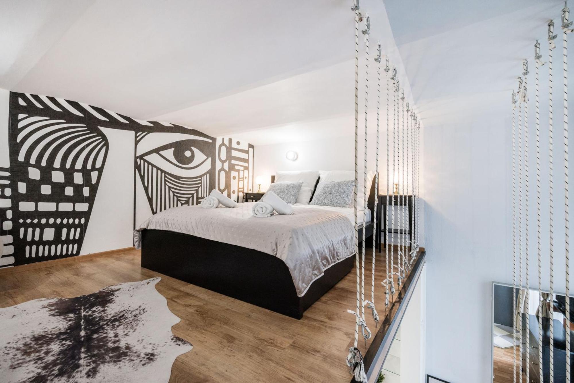 & Spacious Near Gozsdu Court, Quiet With Ac