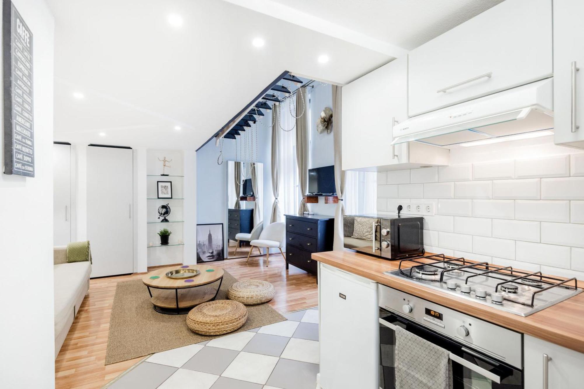& Spacious Near Gozsdu Court, Quiet With Ac Apartment Budapest