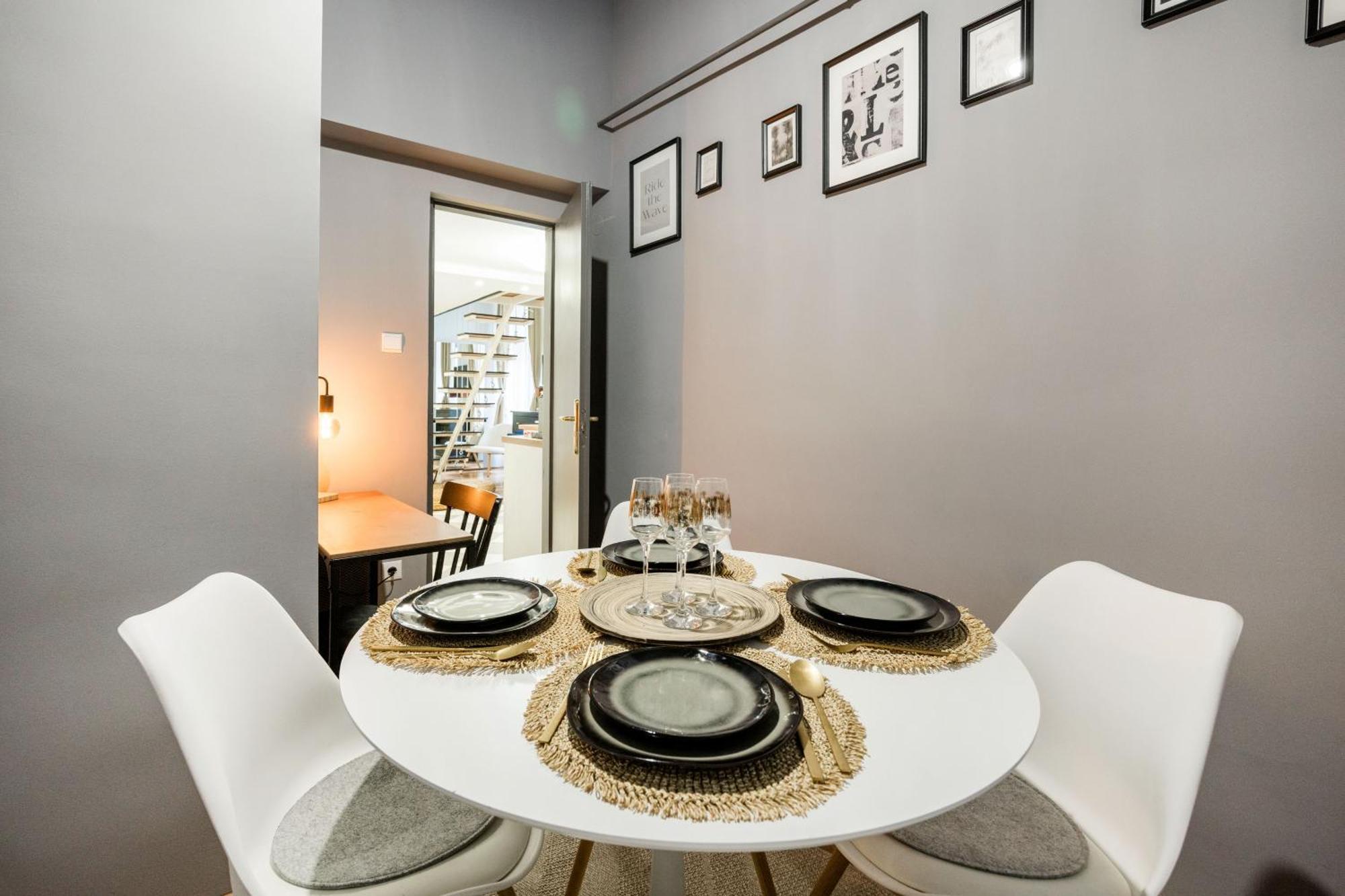 Apartament & Spacious Near Gozsdu Court, Quiet With Ac Budapeszt
