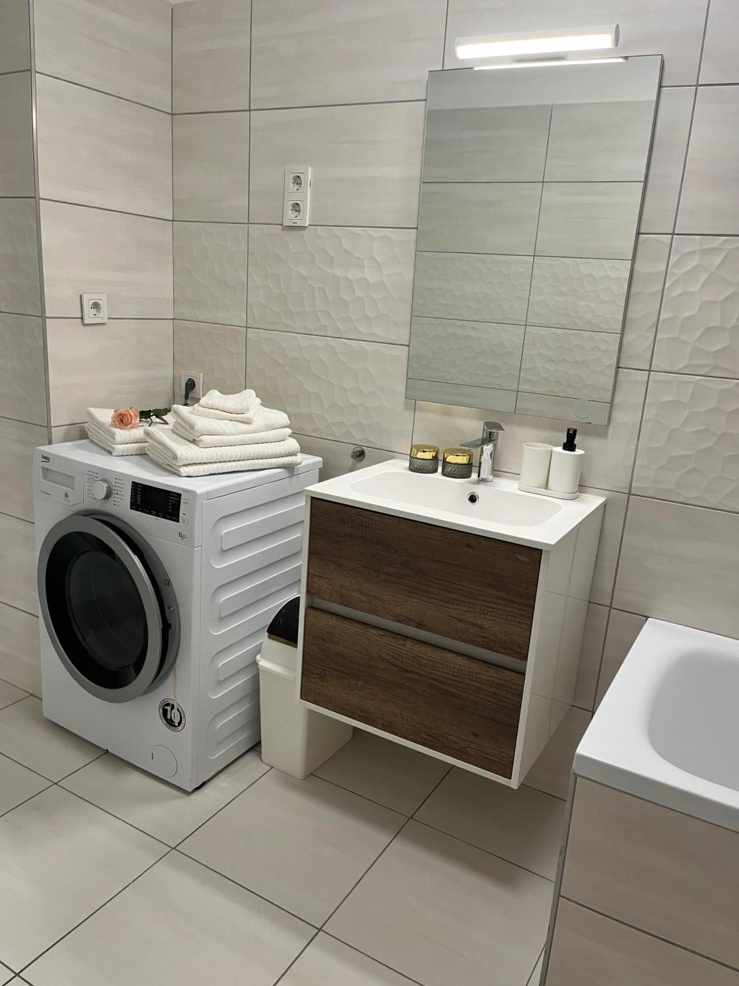 E 37 Downtown Whit Garage Opcional Apartamento Budapest