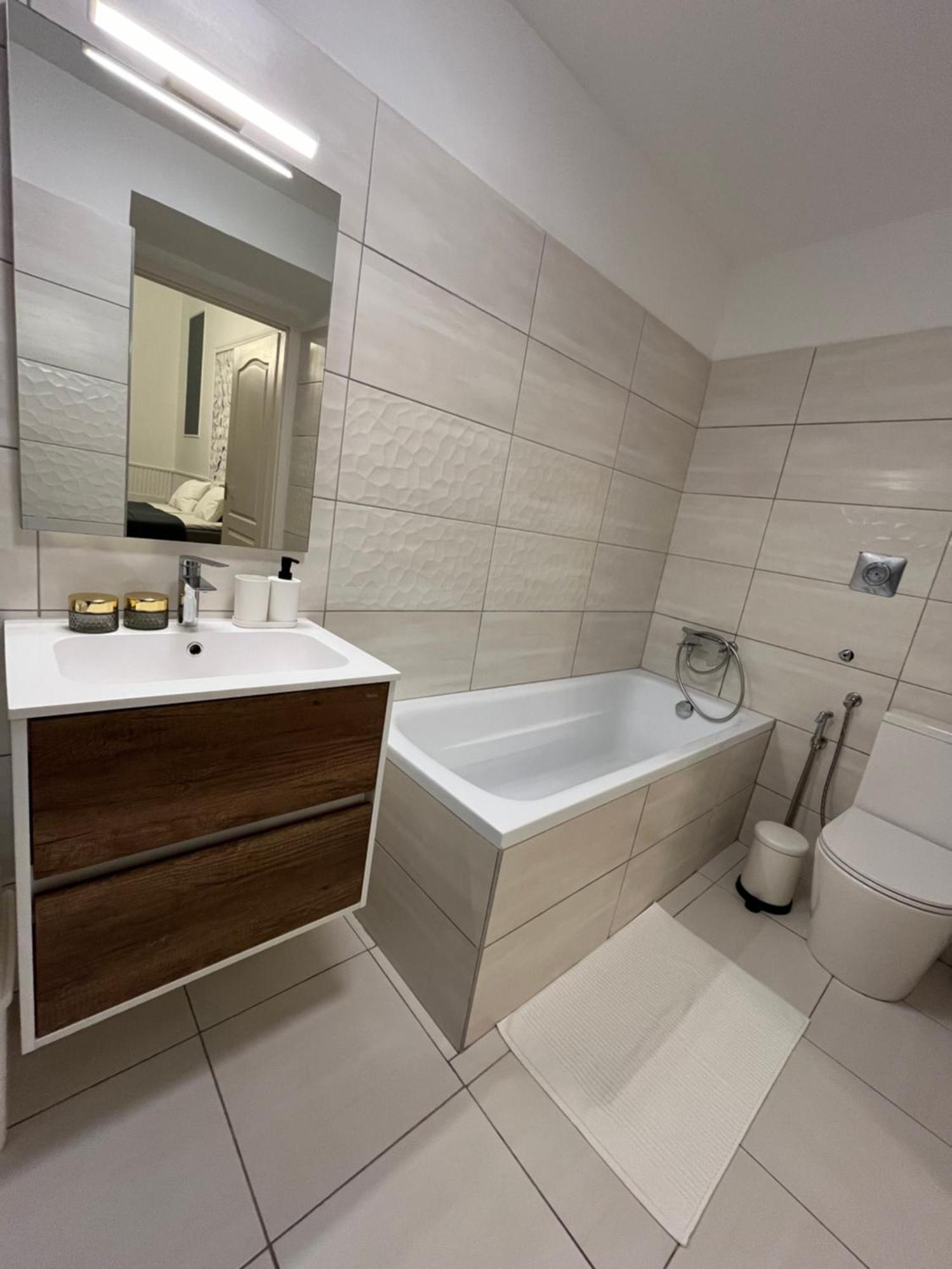 Apartament E 37 Downtown Whit Garage Opcional *