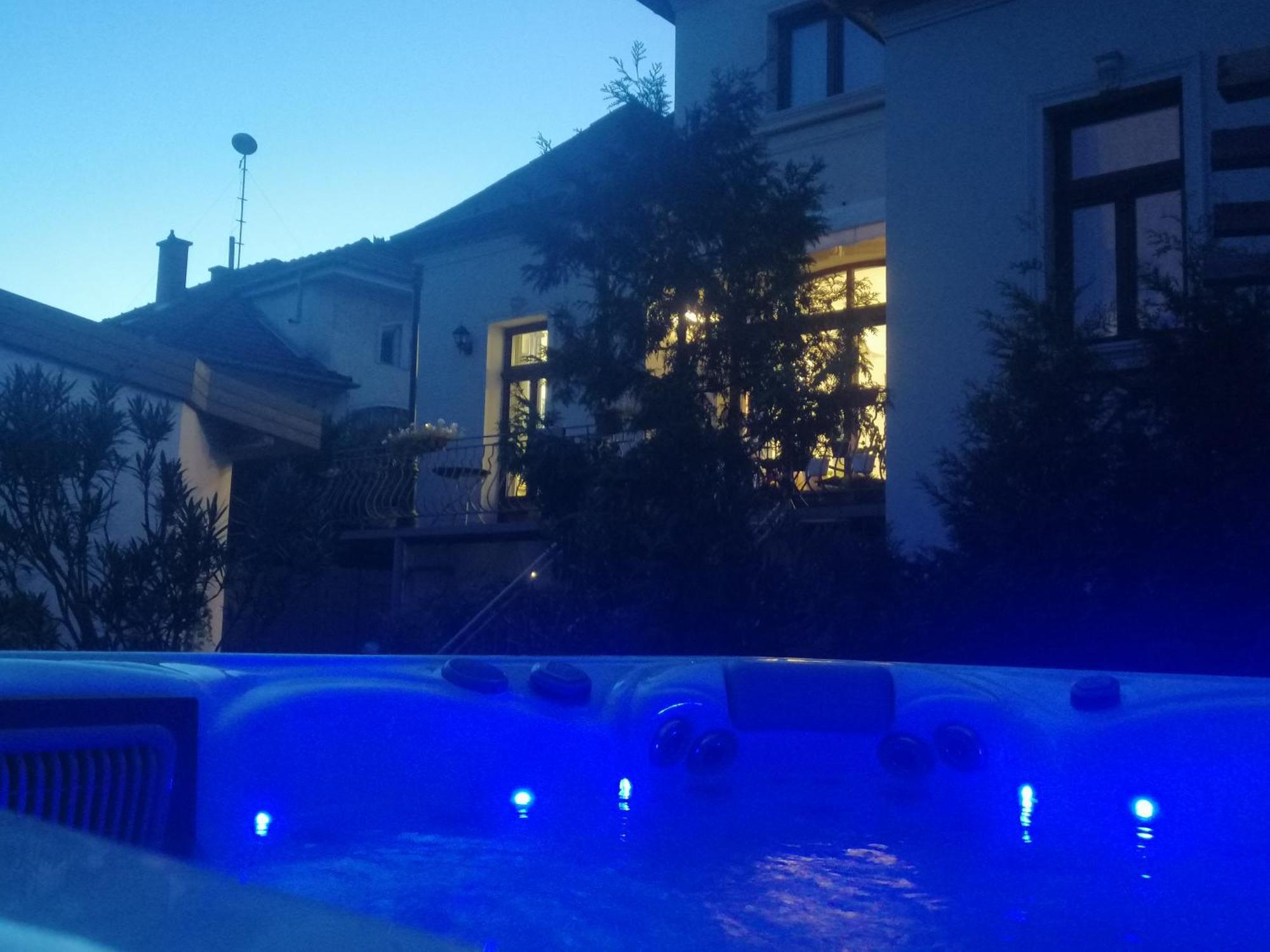 Apartament Kuria With Private Jacuzzi And Pool