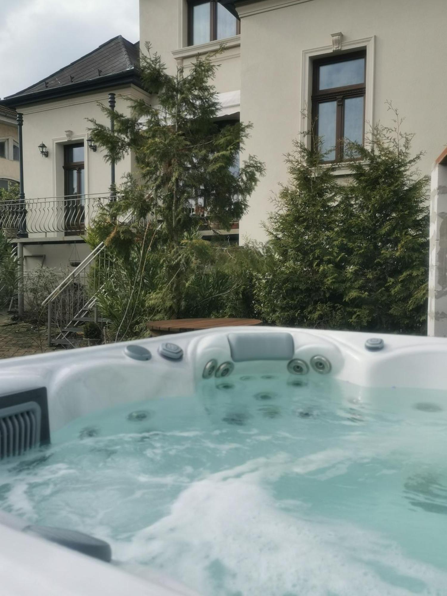 Apartament Kuria With Private Jacuzzi And Pool