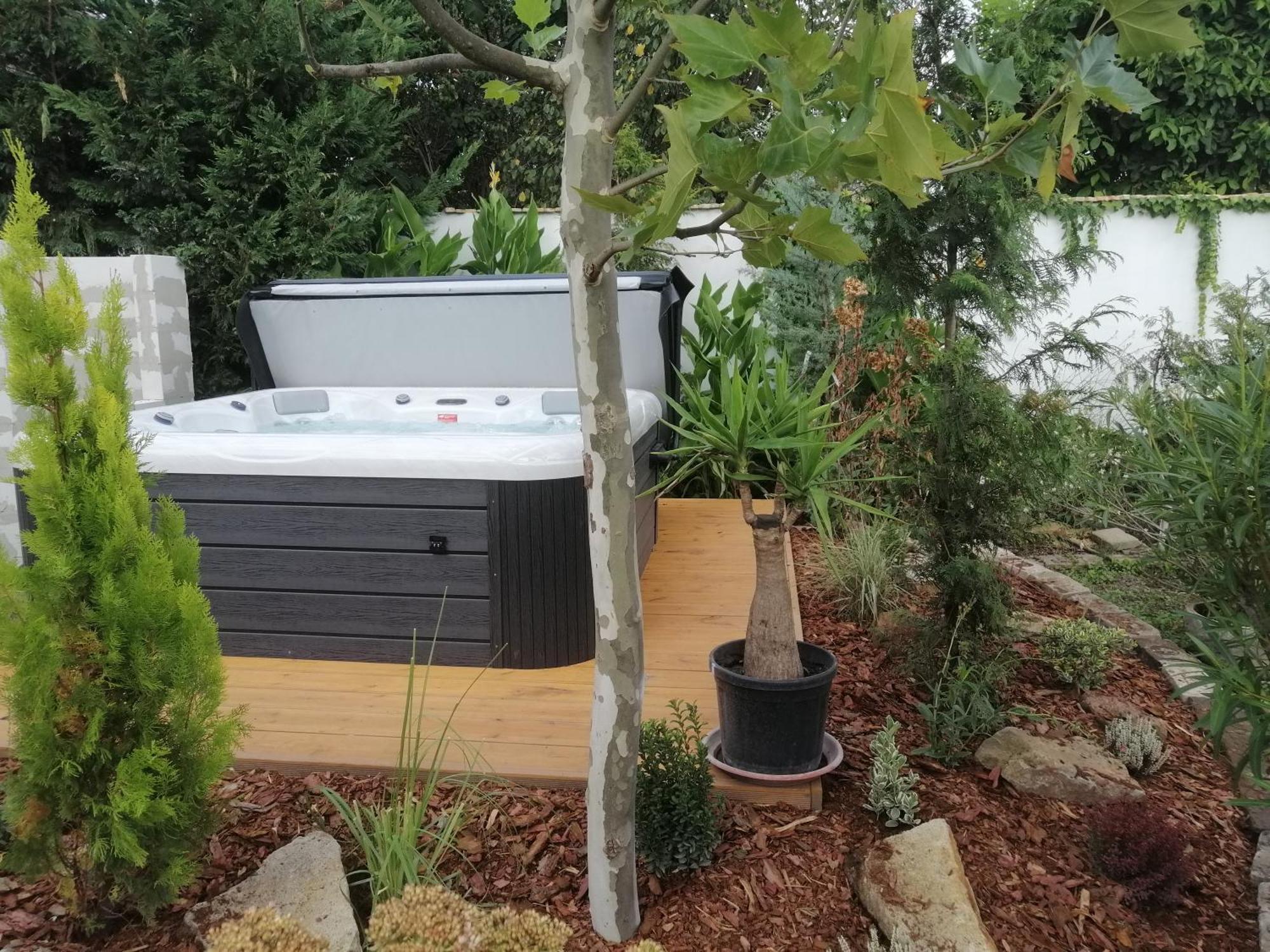 Kuria With Private Jacuzzi And Pool Budapeszt