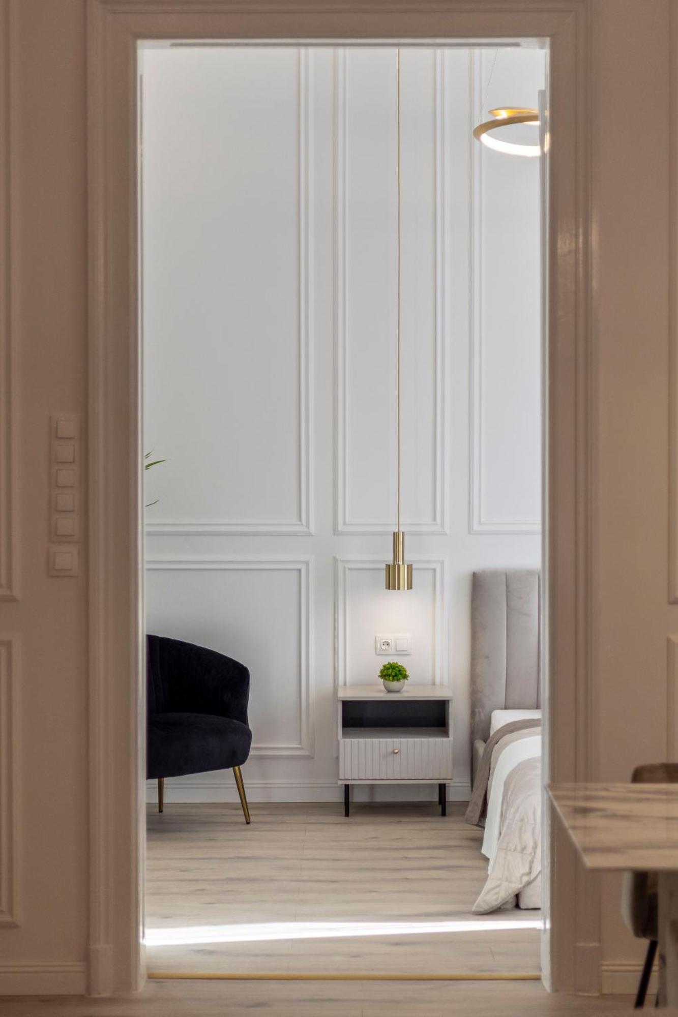 Exclusive & Prestigious W/ Balcony Appartement