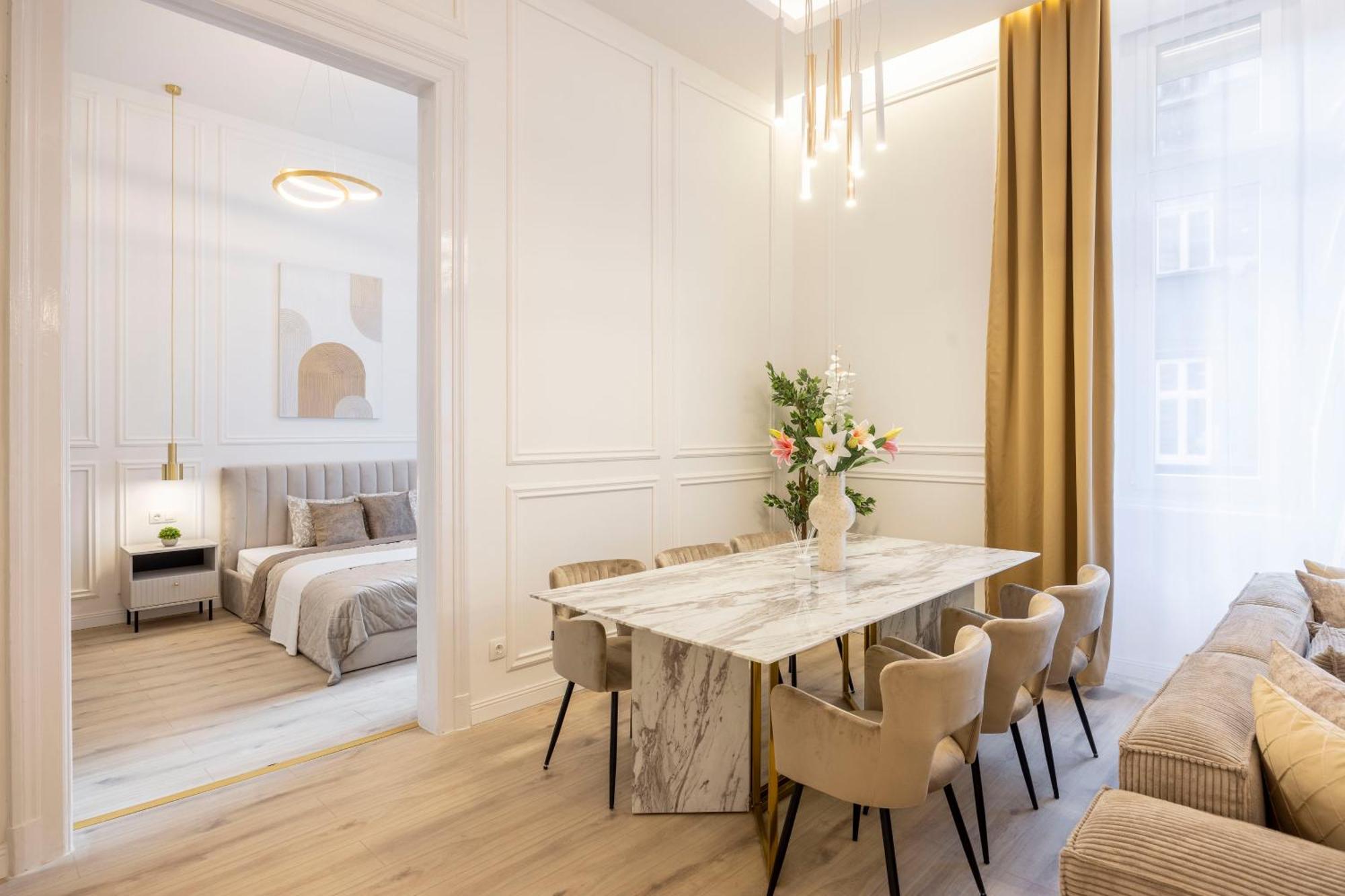 Exclusive & Prestigious W/ Balcony * Budapest