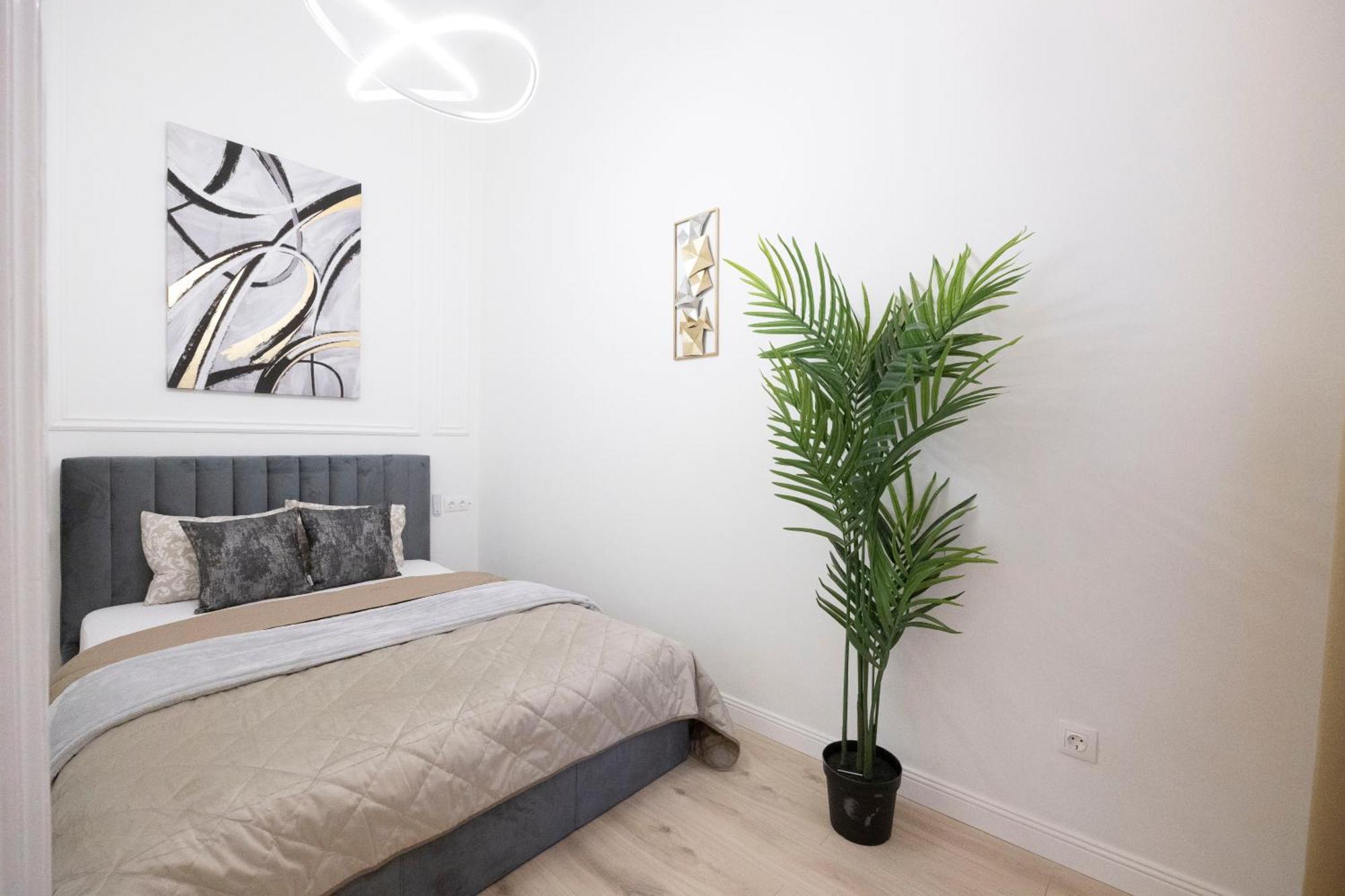 Exclusive & Prestigious W/ Balcony *