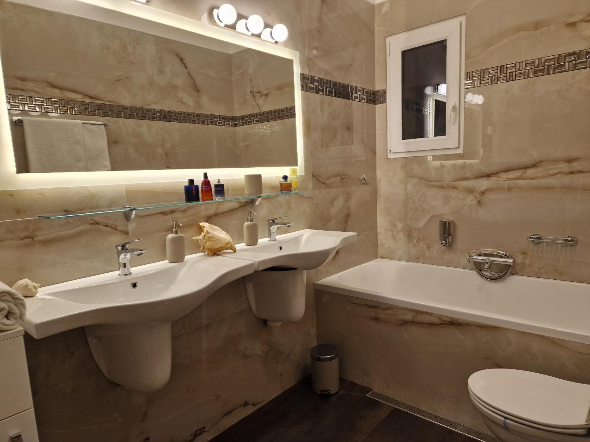 Opera View - Live In Luxury Apartmán