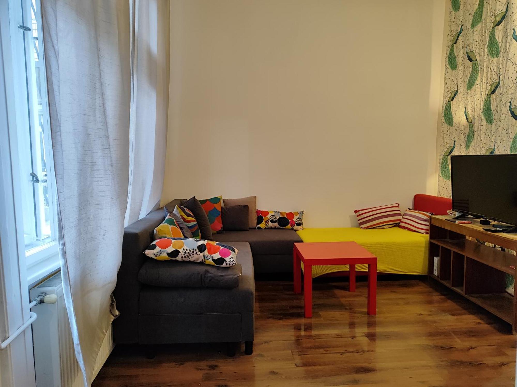 Charmhub Budapest: Your Stylish Sanctuary In The Heart Of The City * Budapest
