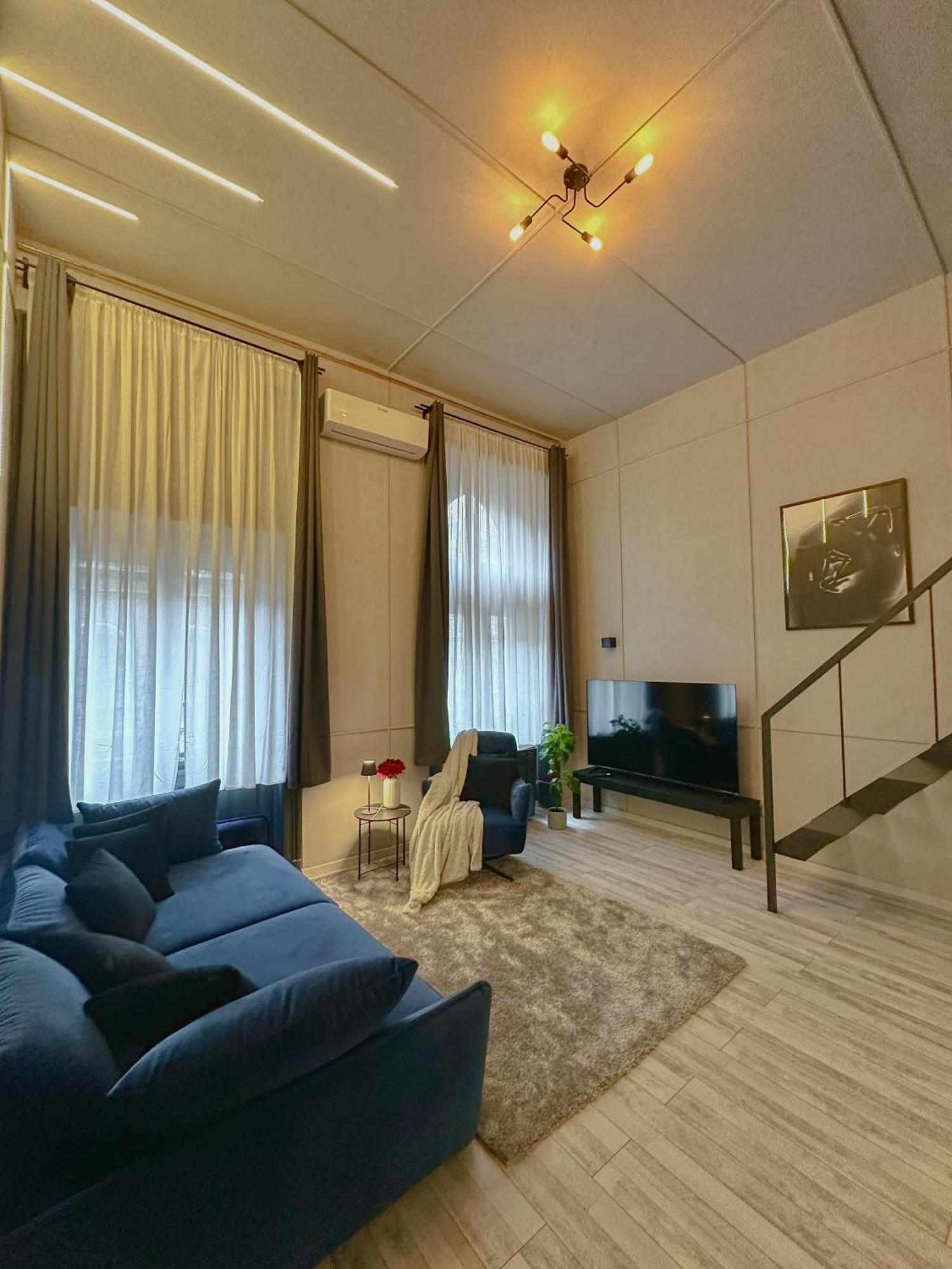 Apartment Izabella Downtown Delight