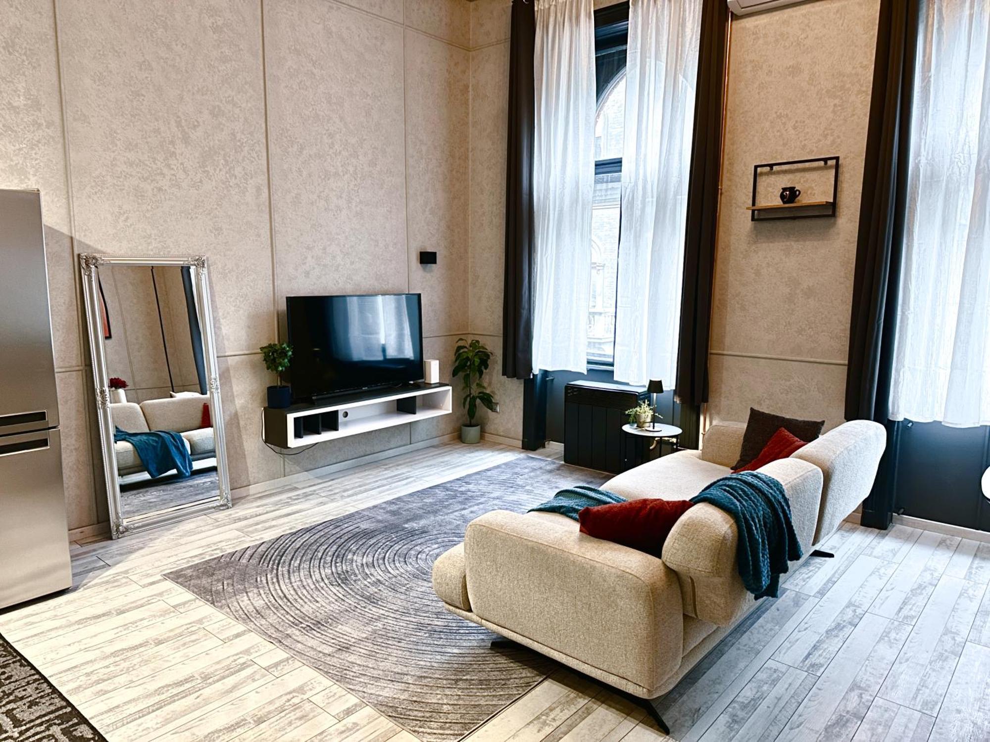 Apartment Izabella Downtown Delight *